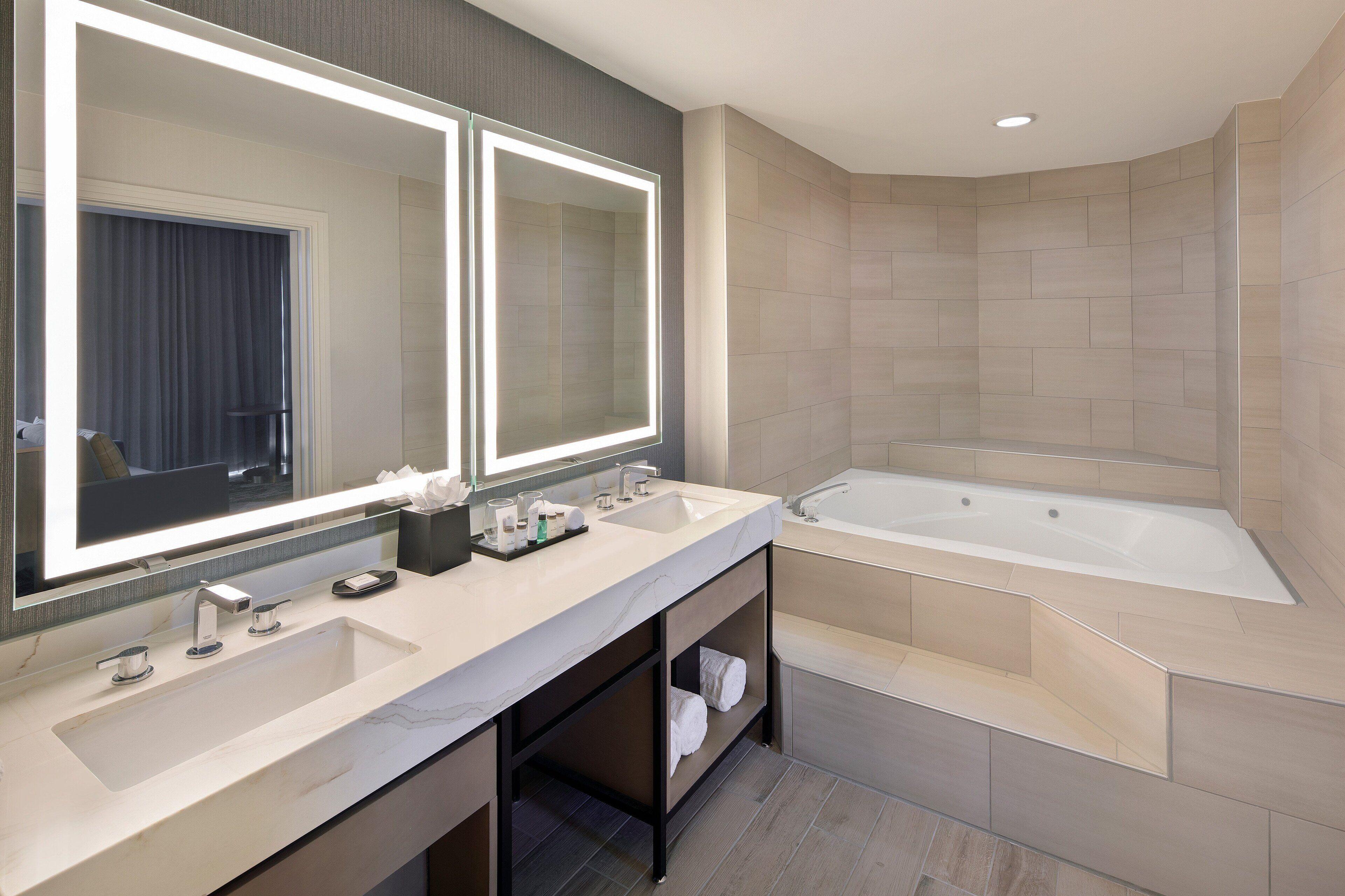 1 Bedroom Suite 1 King