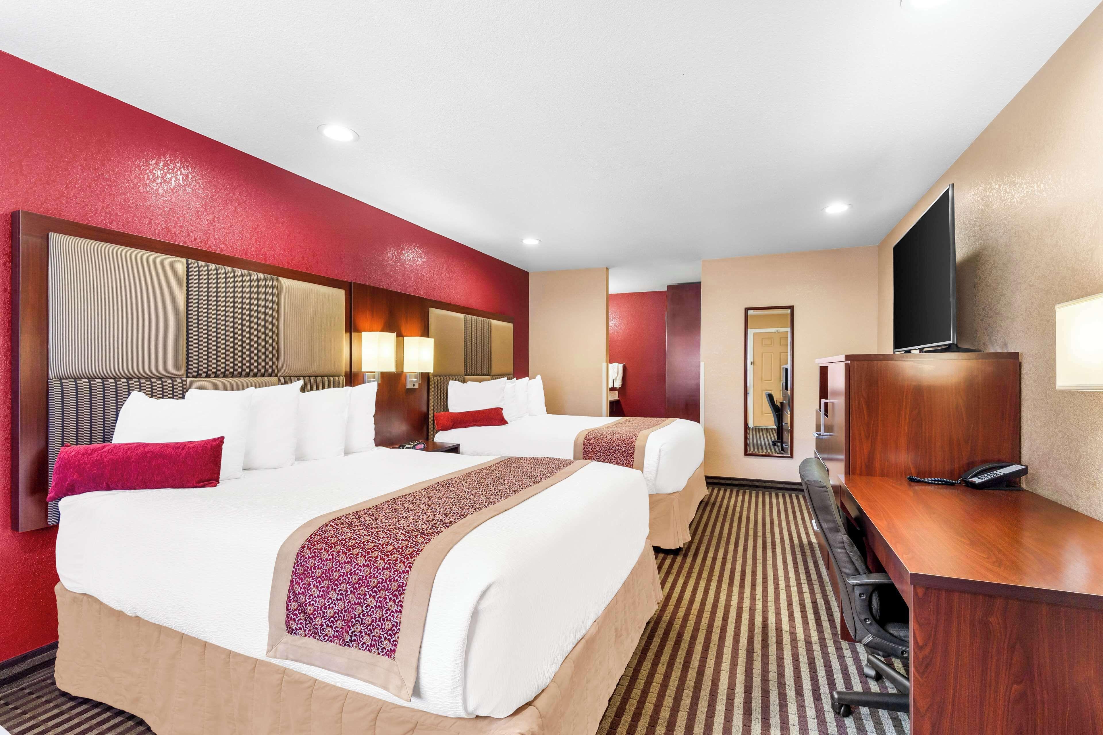 Queen Room Two Queen Beds