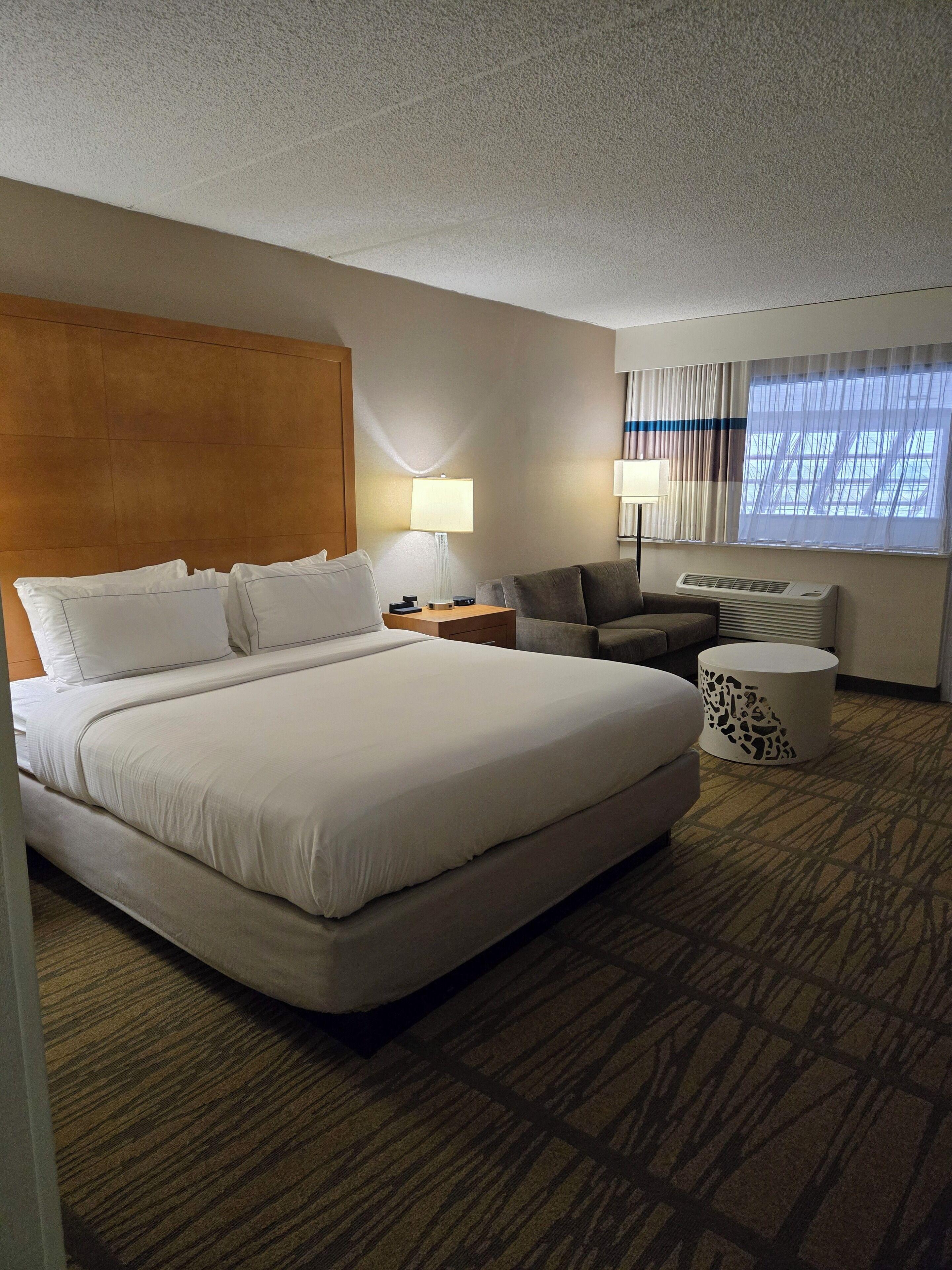 King Room with Bath Tub - Non-Smoking,1706303501:JPEG