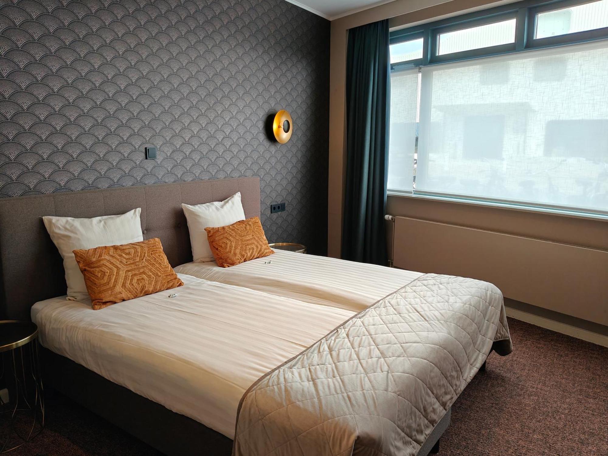 Standard Room Street Level