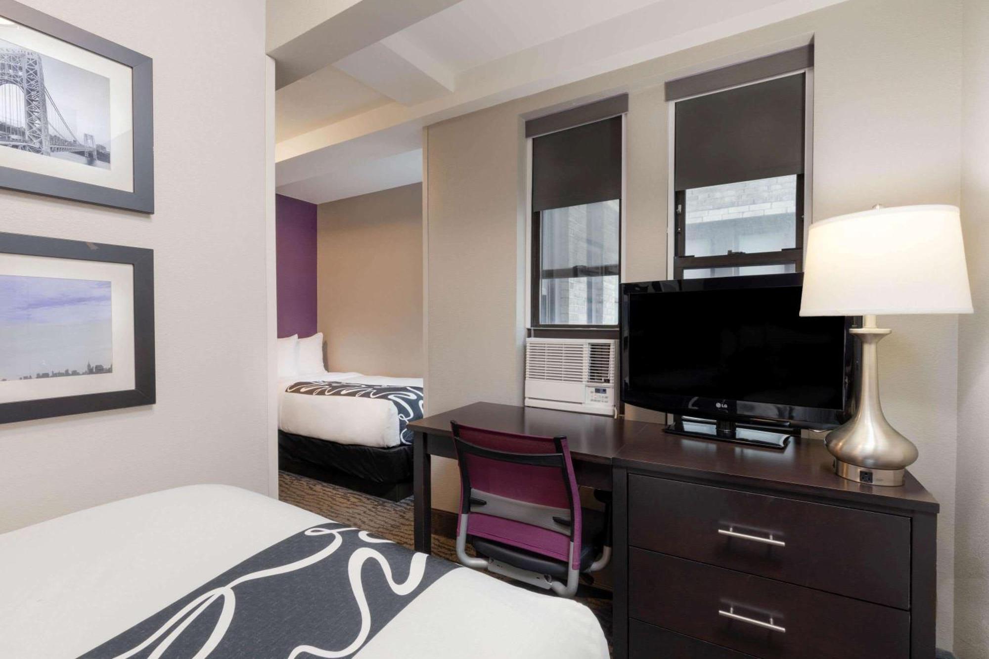 One Twin One Full Bedroom