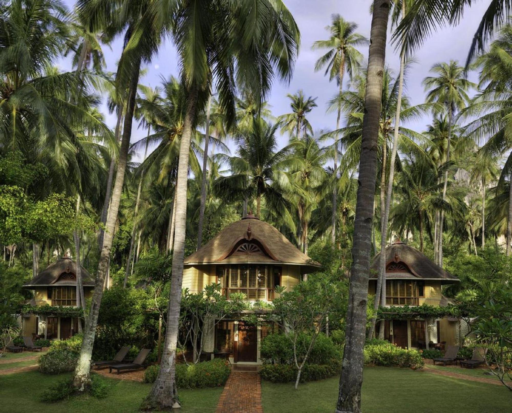 Deluxe Pavilion