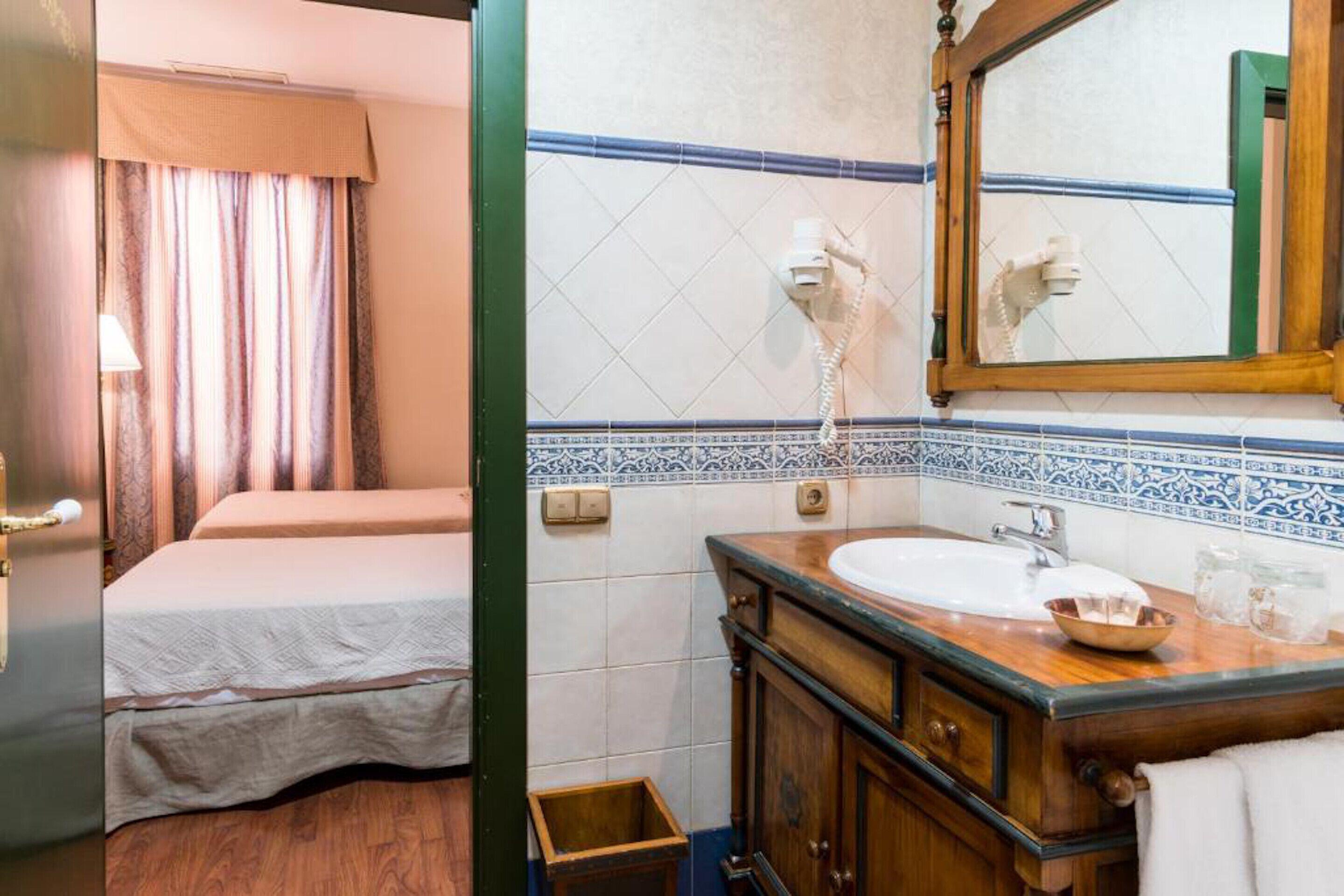Economy Double or Twin Room