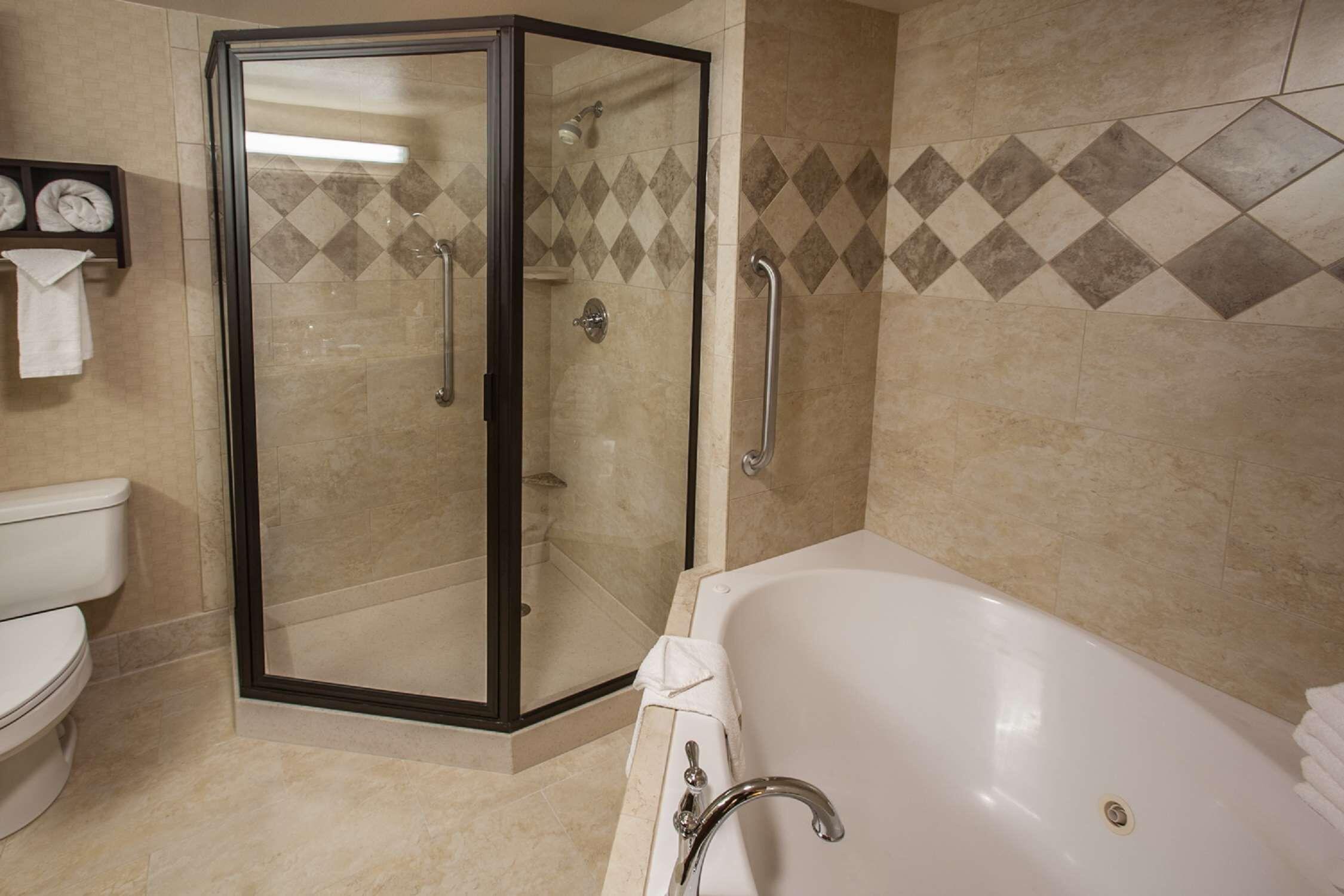 One-Bedroom King Suite Whirlpool Non-Smoking