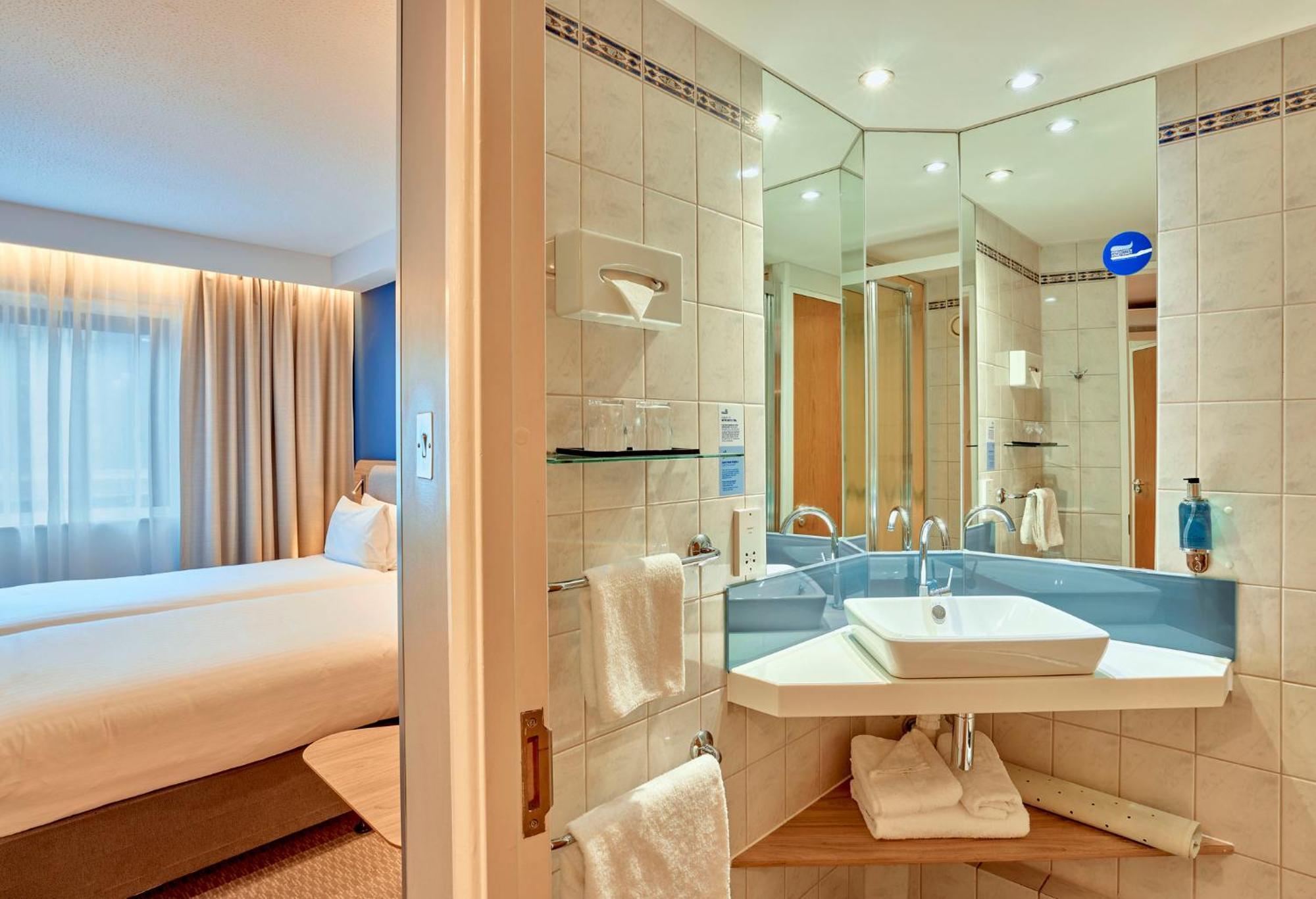 Standard Room with Free Hot Breakfast