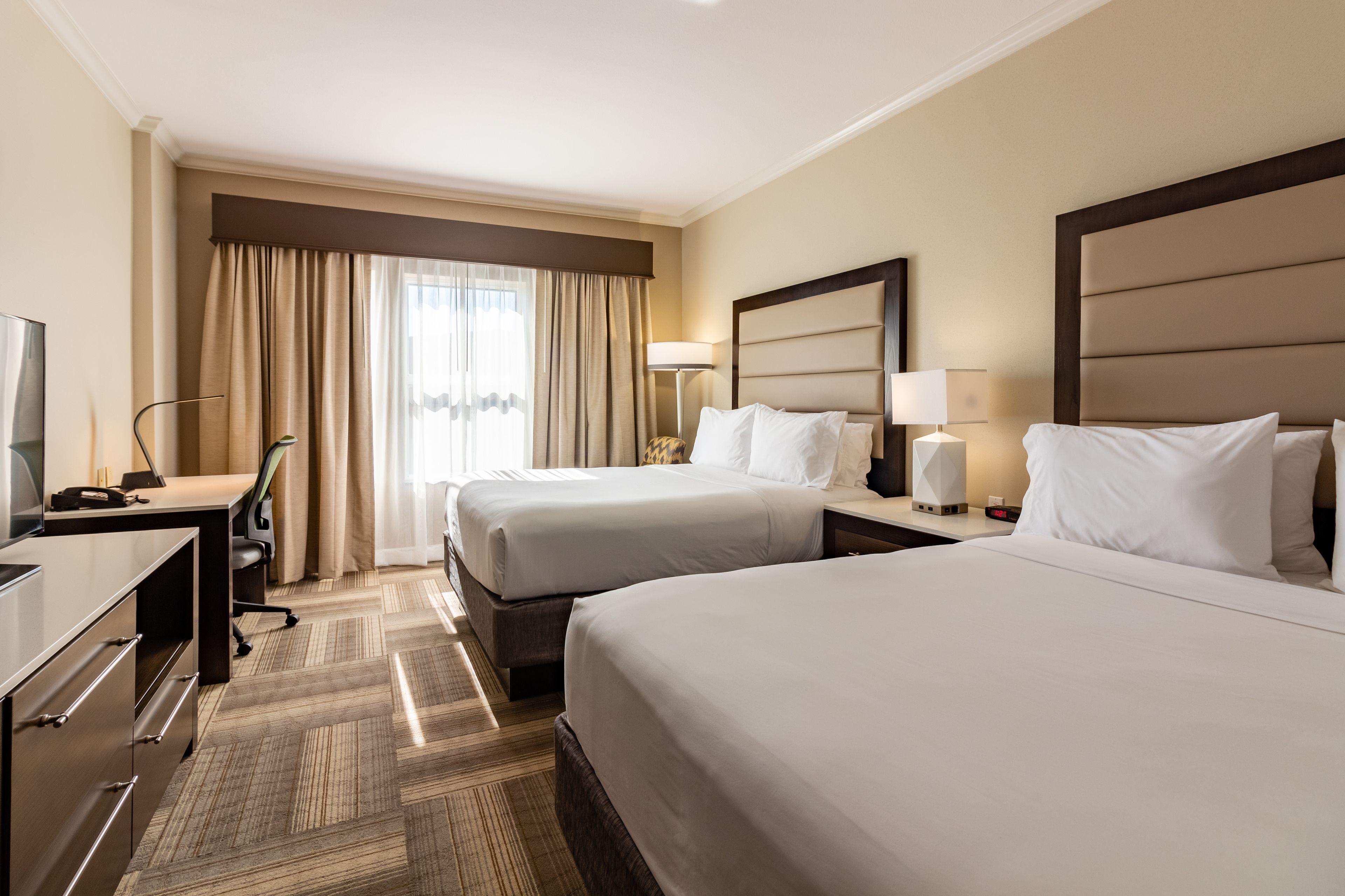 Standard Queen Room Two Queen Beds Communications Accessible