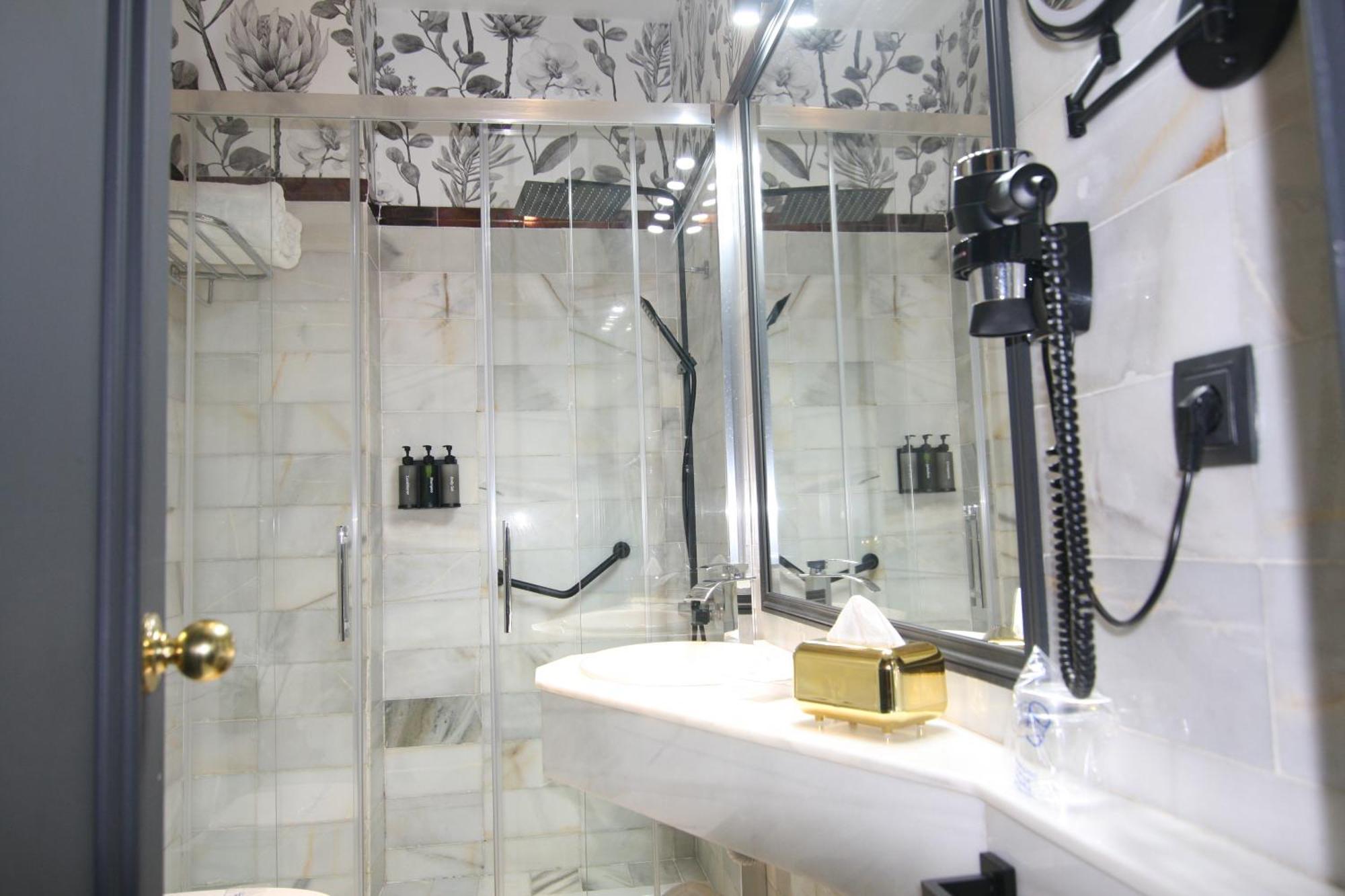 Chambre Familiale (2 Adultes et 2 Enfants)
