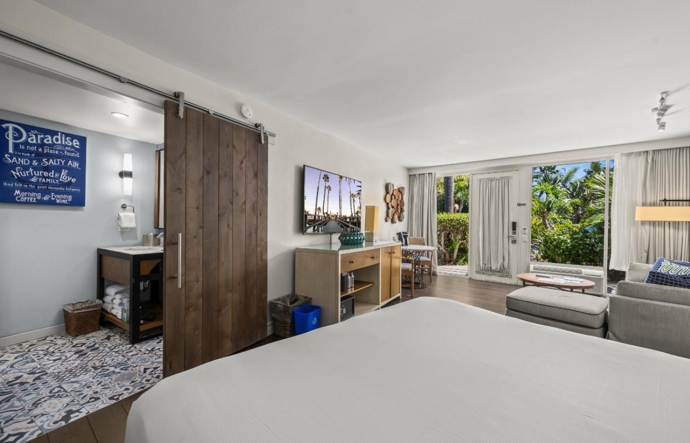 Lanai King Room Garden View