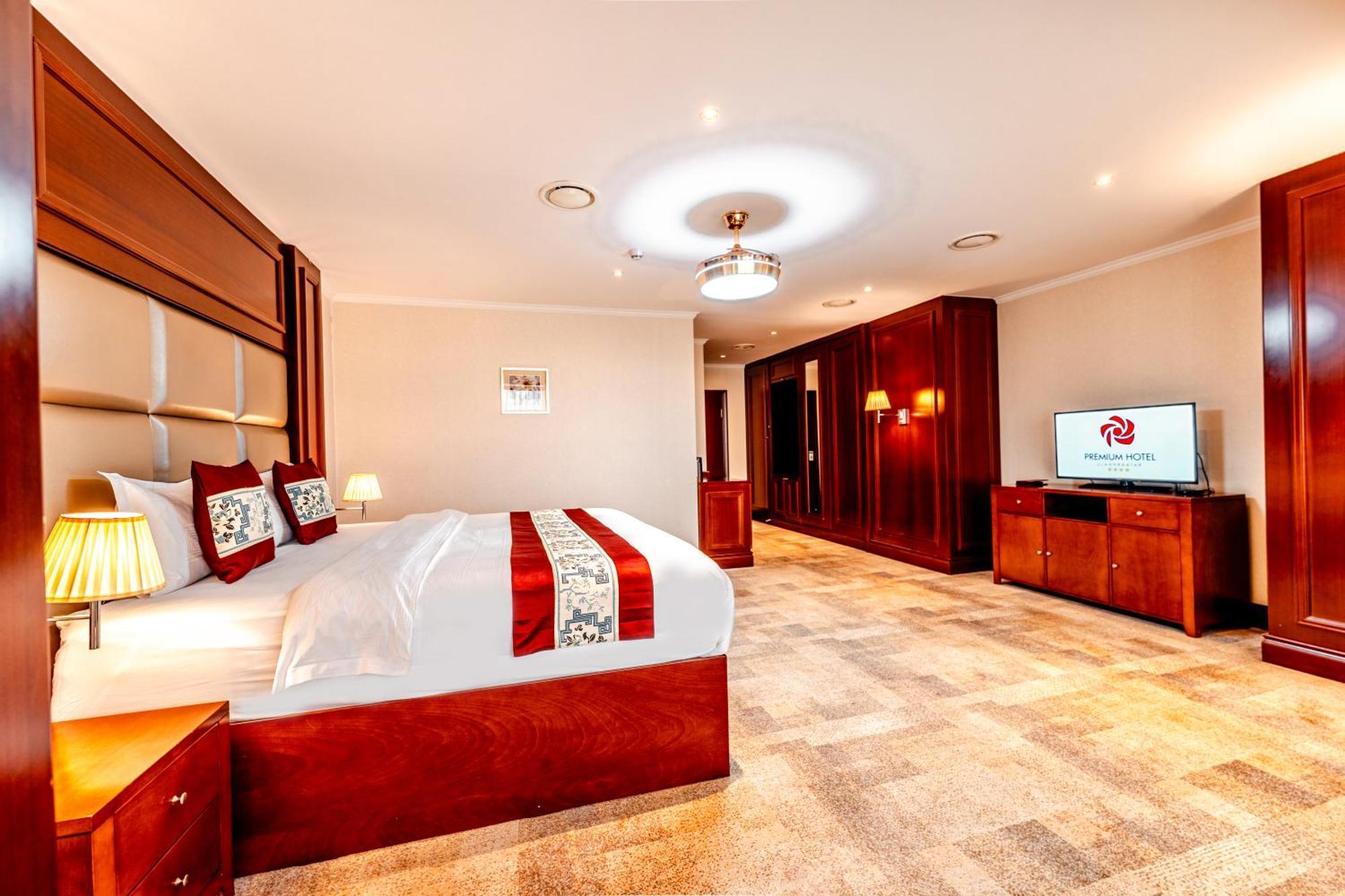 Deluxe King Room
