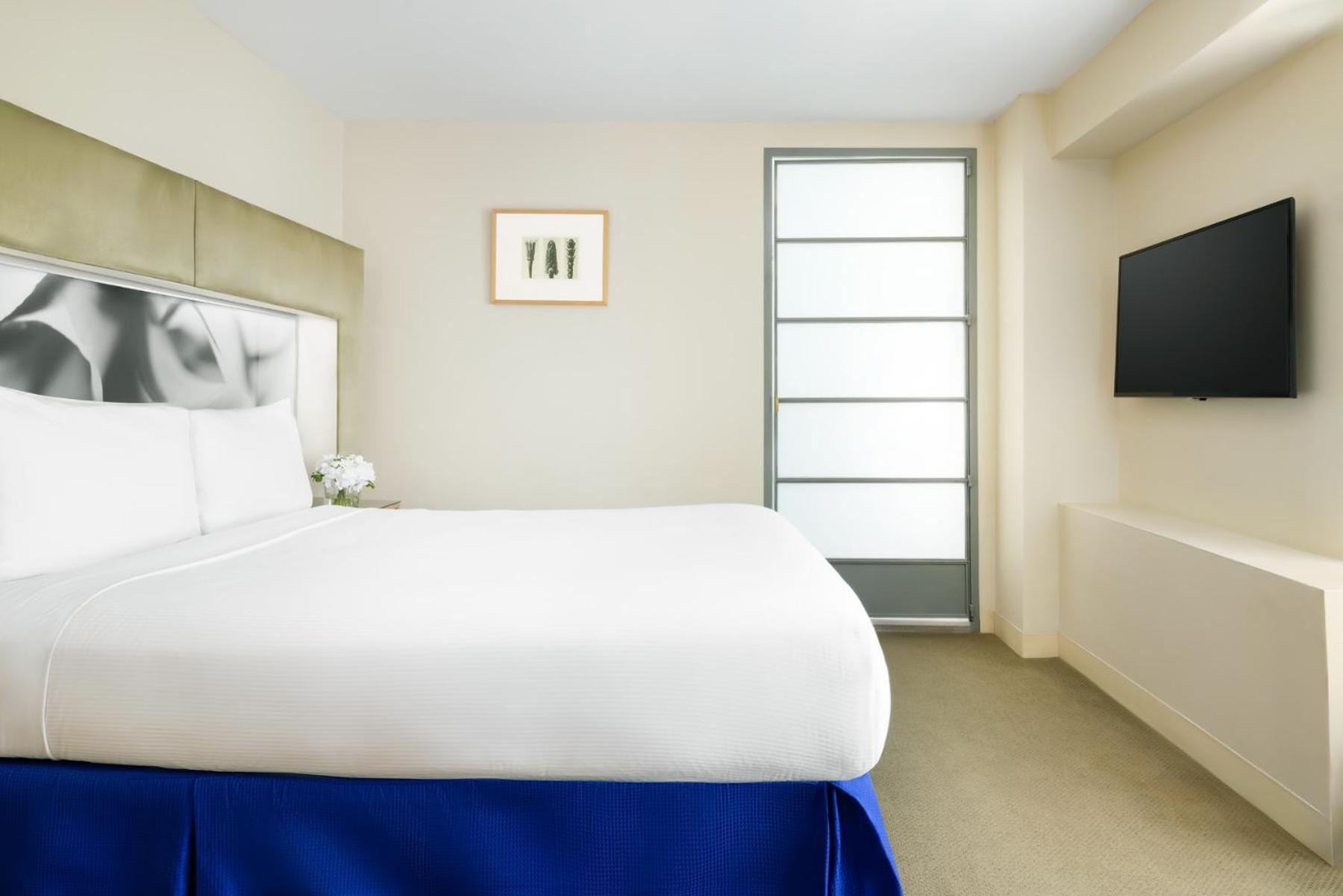 Standard Queen Room