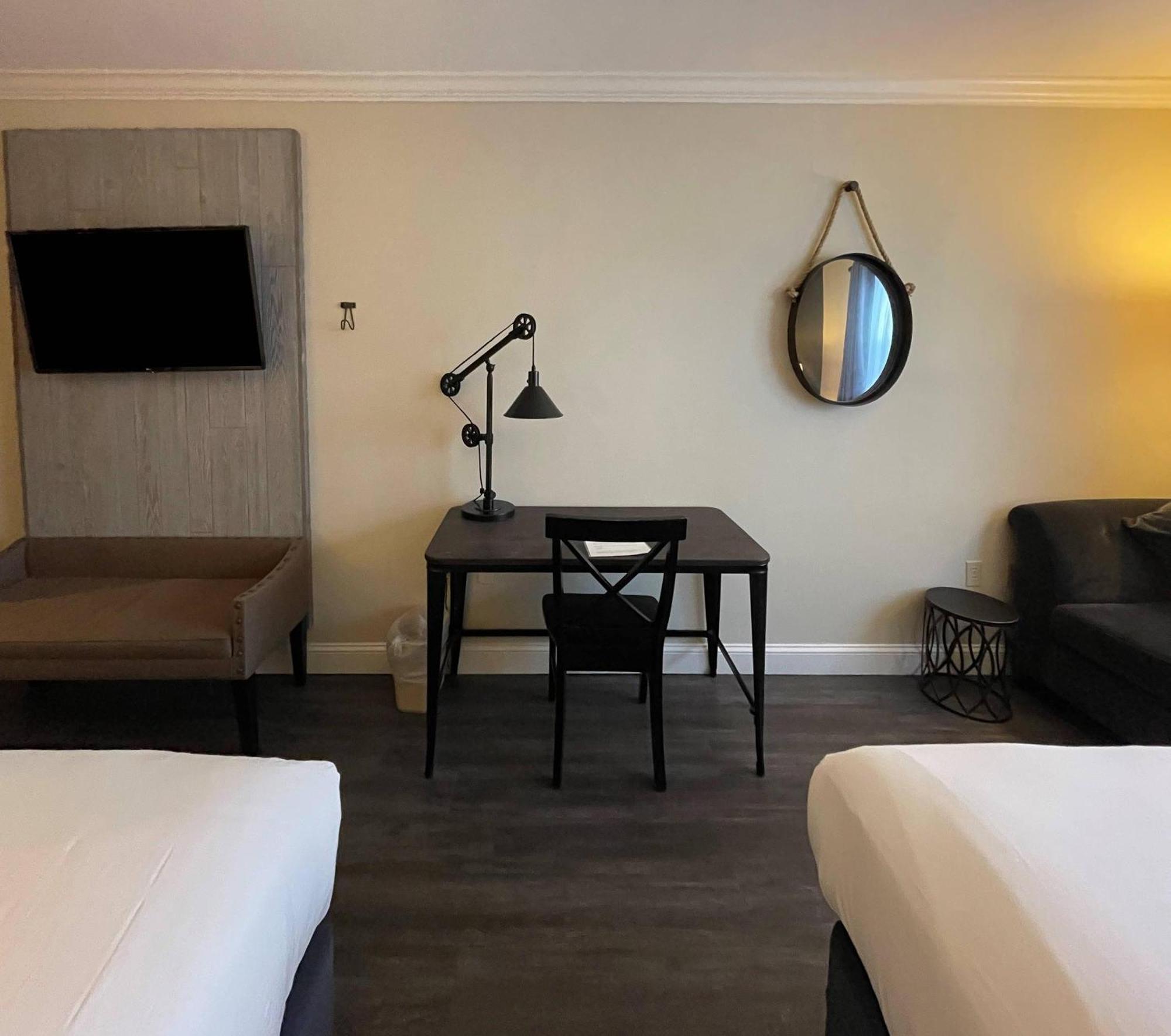 Upgrade Queen Room Two Queen Beds Non-Smoking