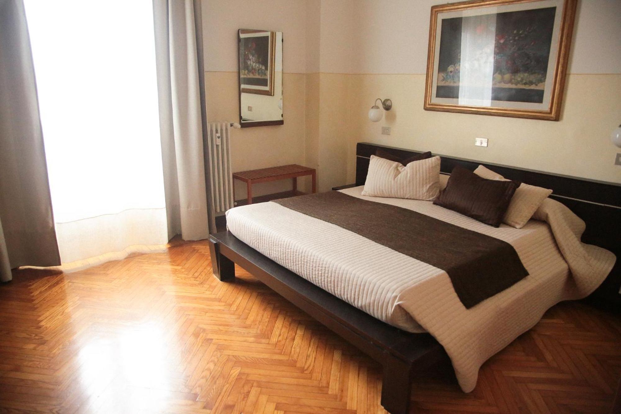 Double or Twin Room Private Bathroom