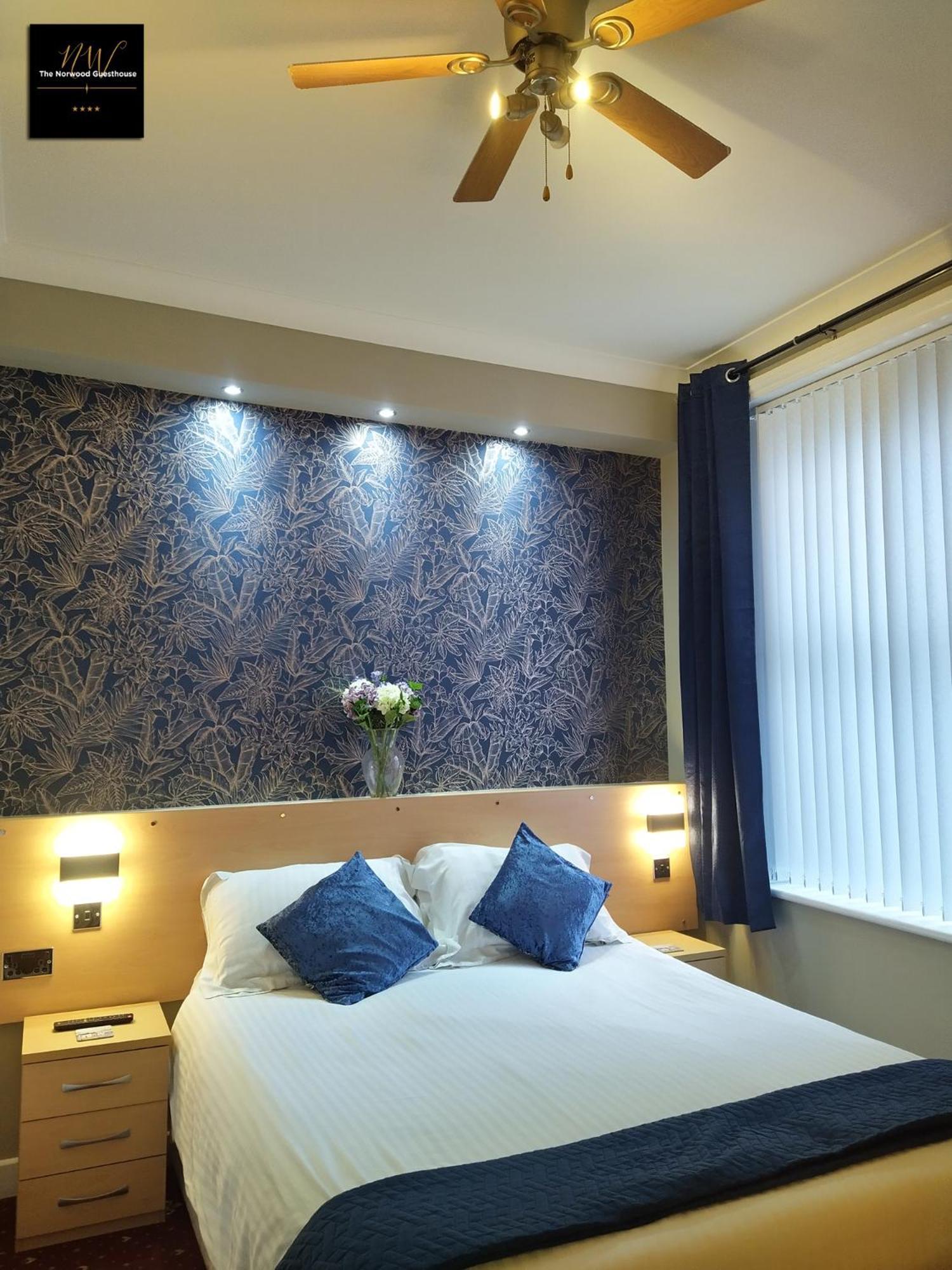 Double Room Private Bathroom