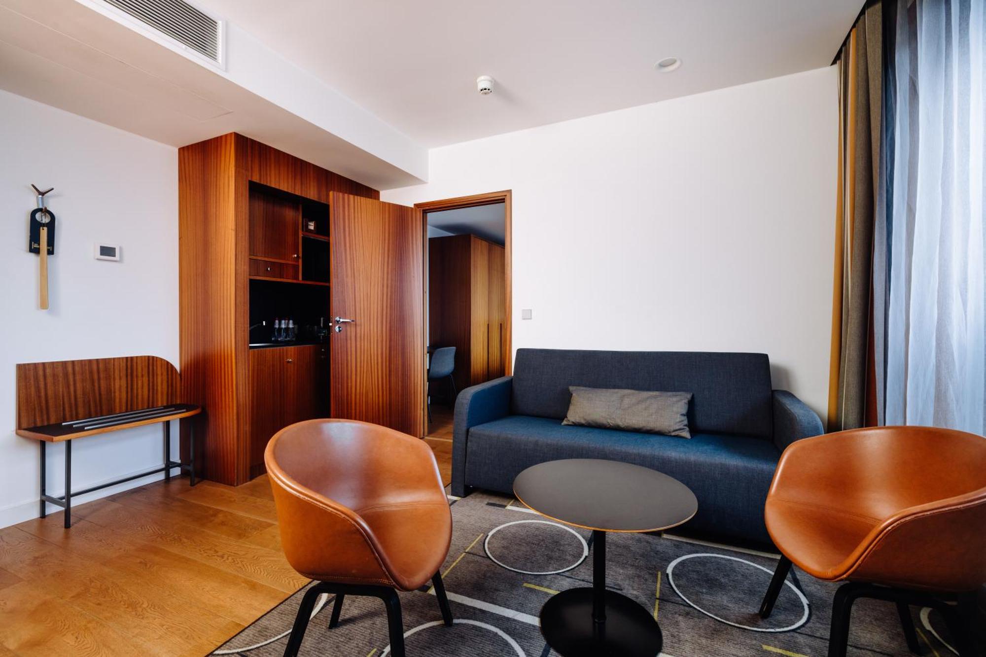 Suite with Sauna,1743331111:JPEG