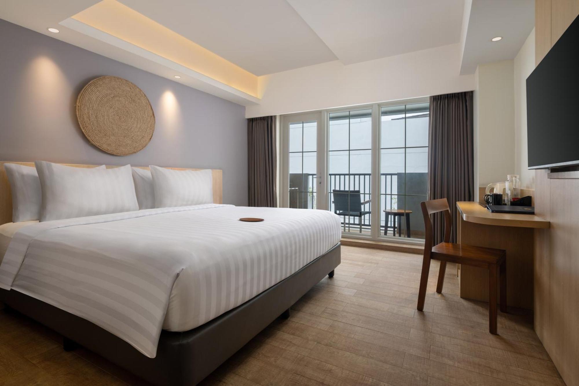 Deluxe Balcony Room