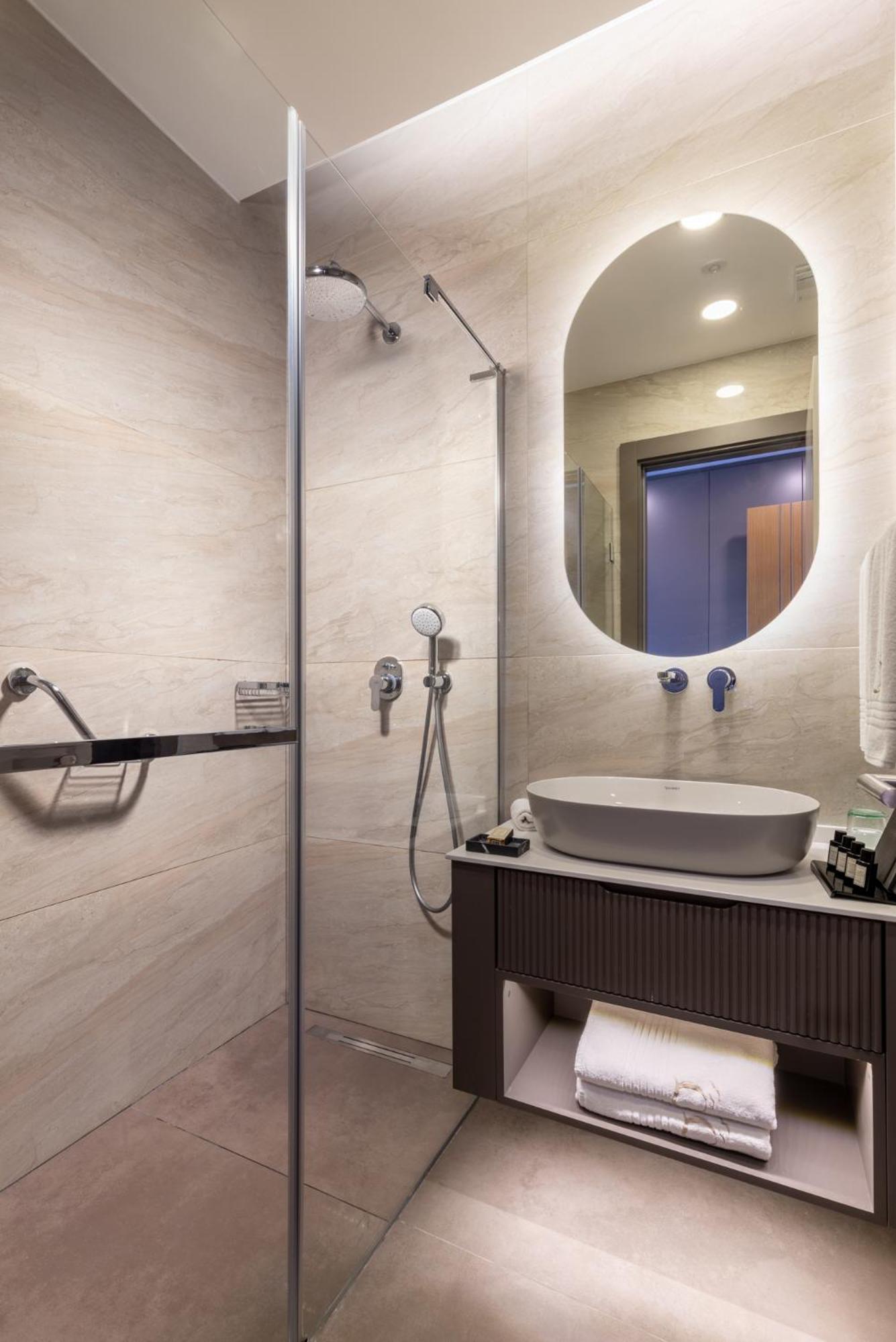 Double or Twin Room Sea View