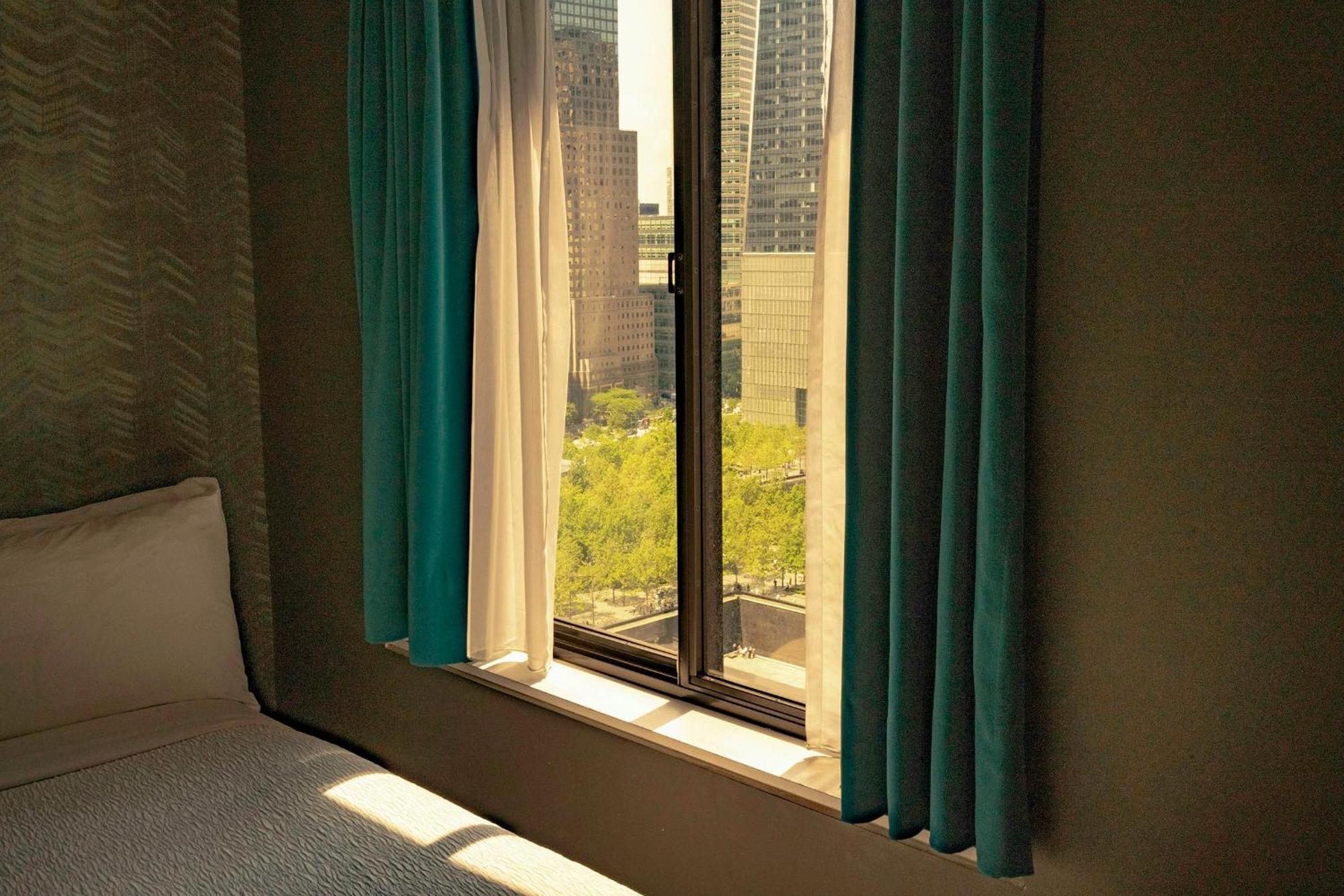 Superior King Room City River View