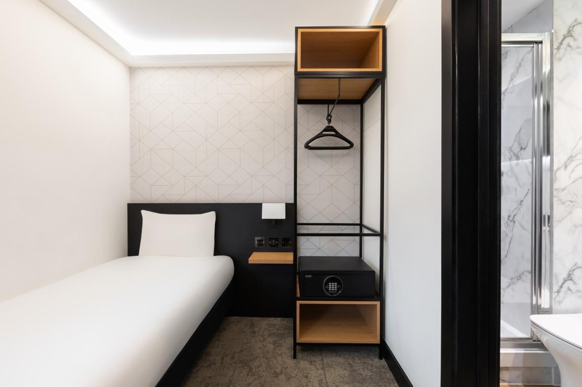 Urban Solo Room