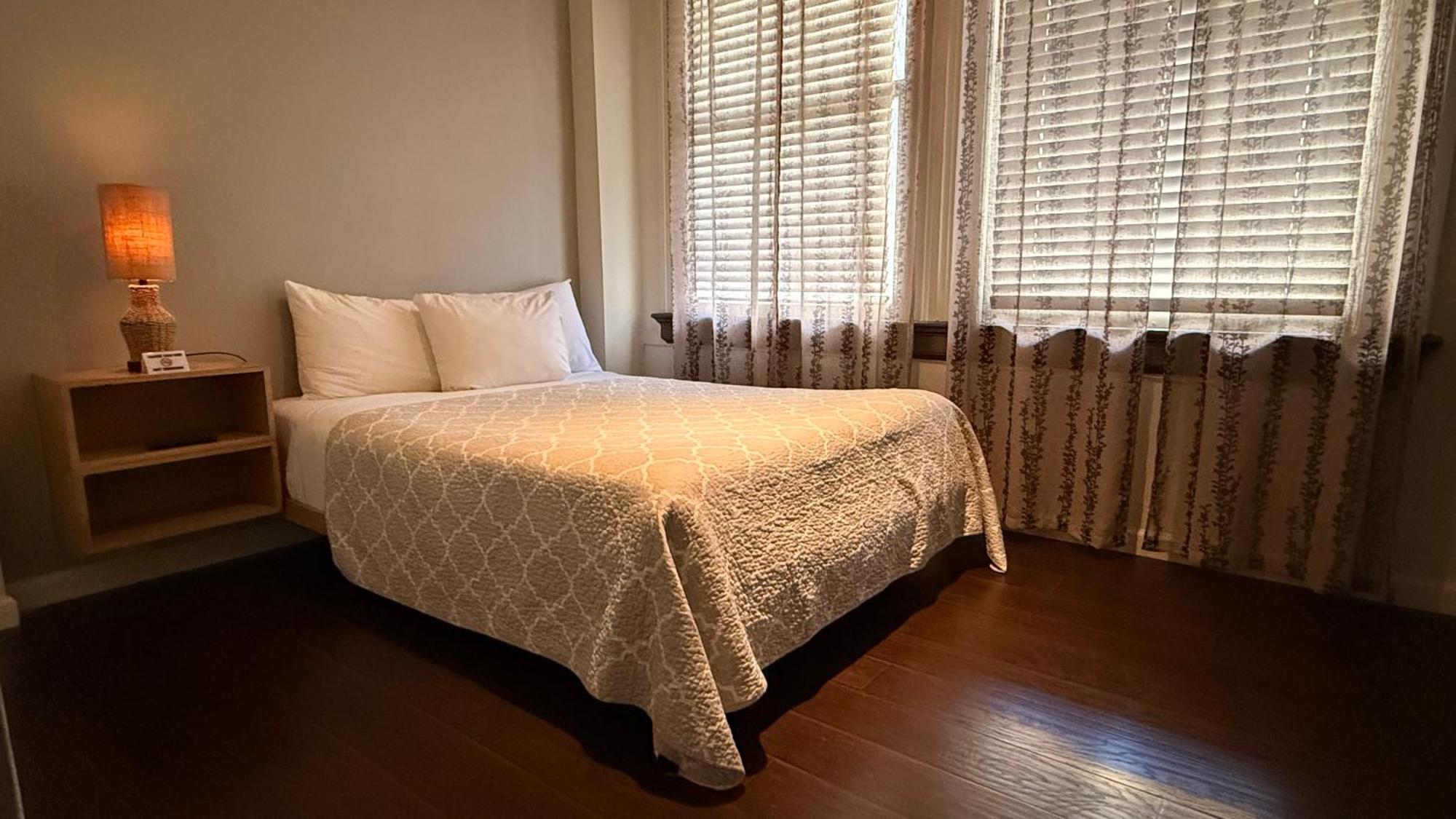 Single Room Private External Bathroom