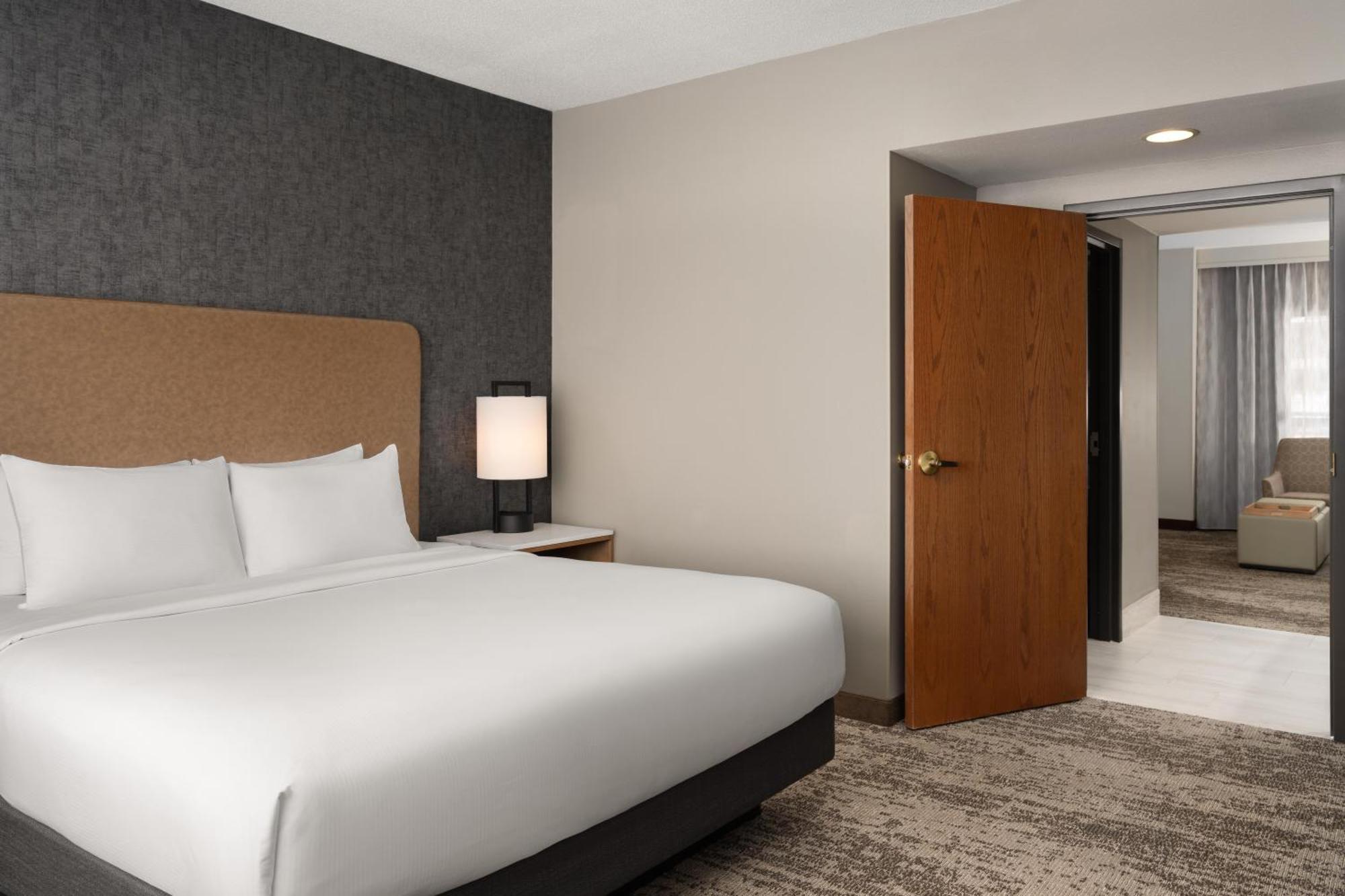 One-Bedroom King Suite,1758304498:JPEG