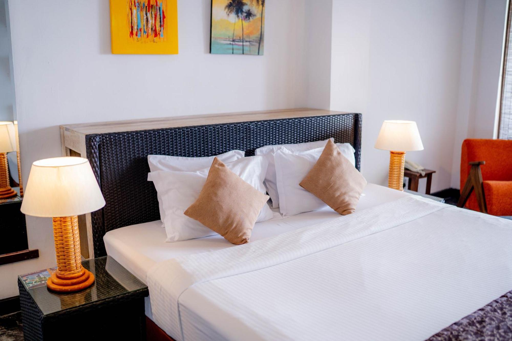 Deluxe King Suite