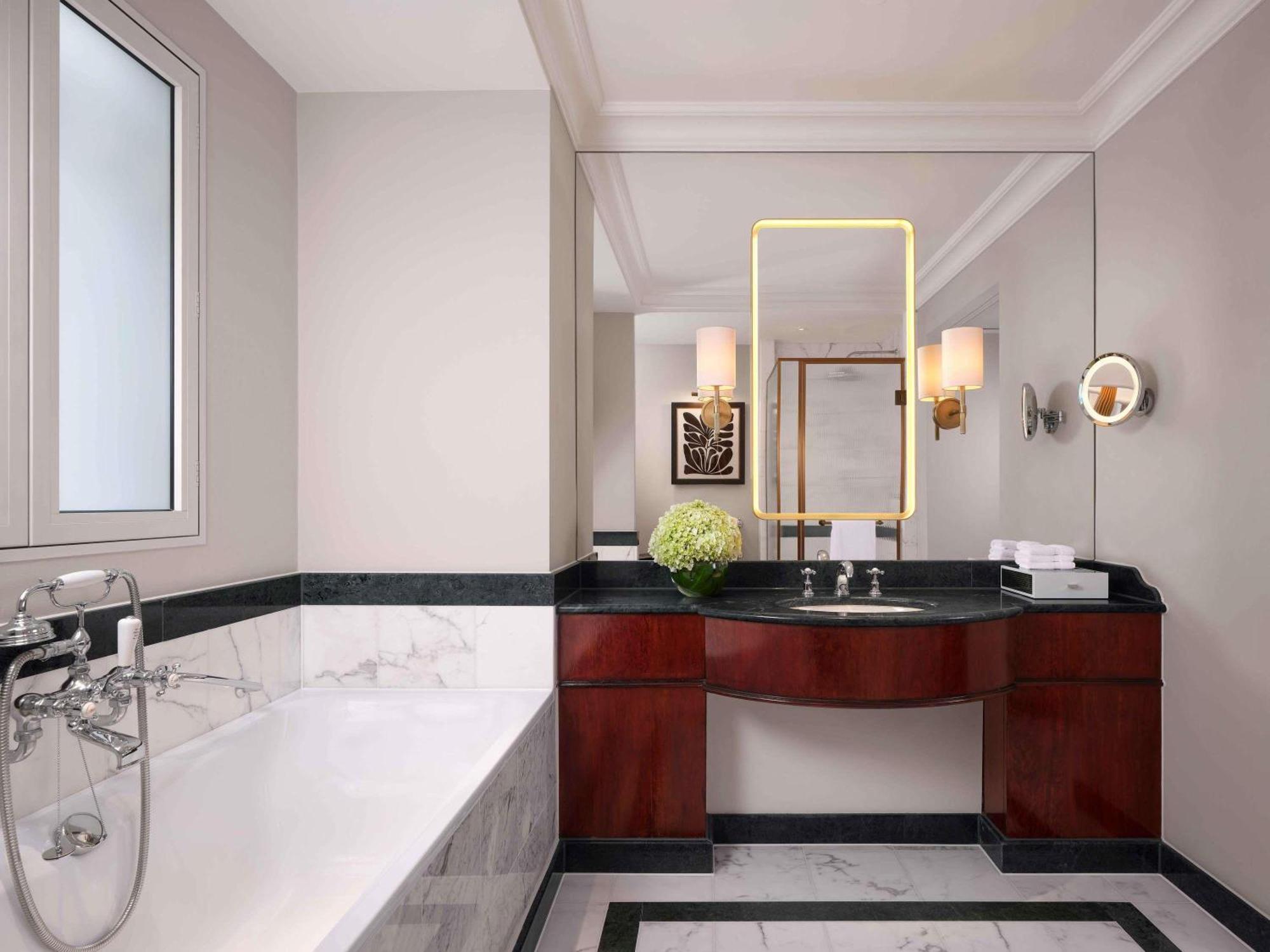 Luxury King Room,1770894850:JPEG