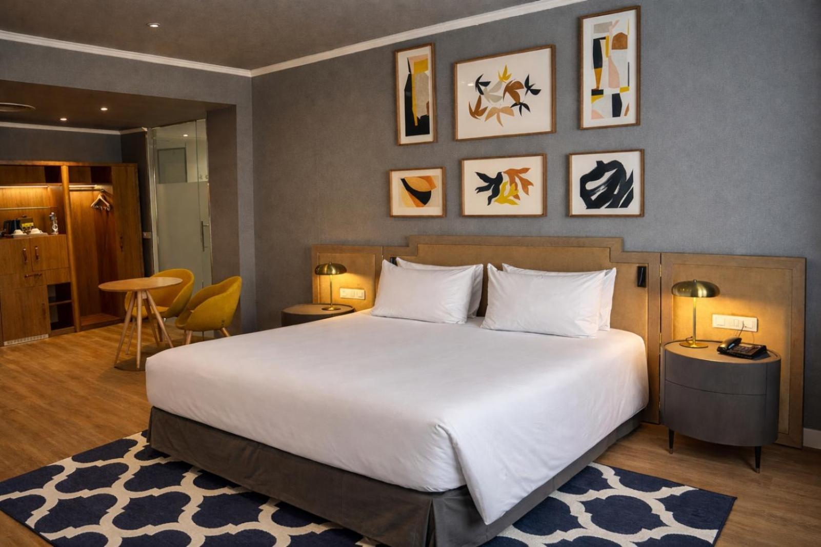 Premium Room