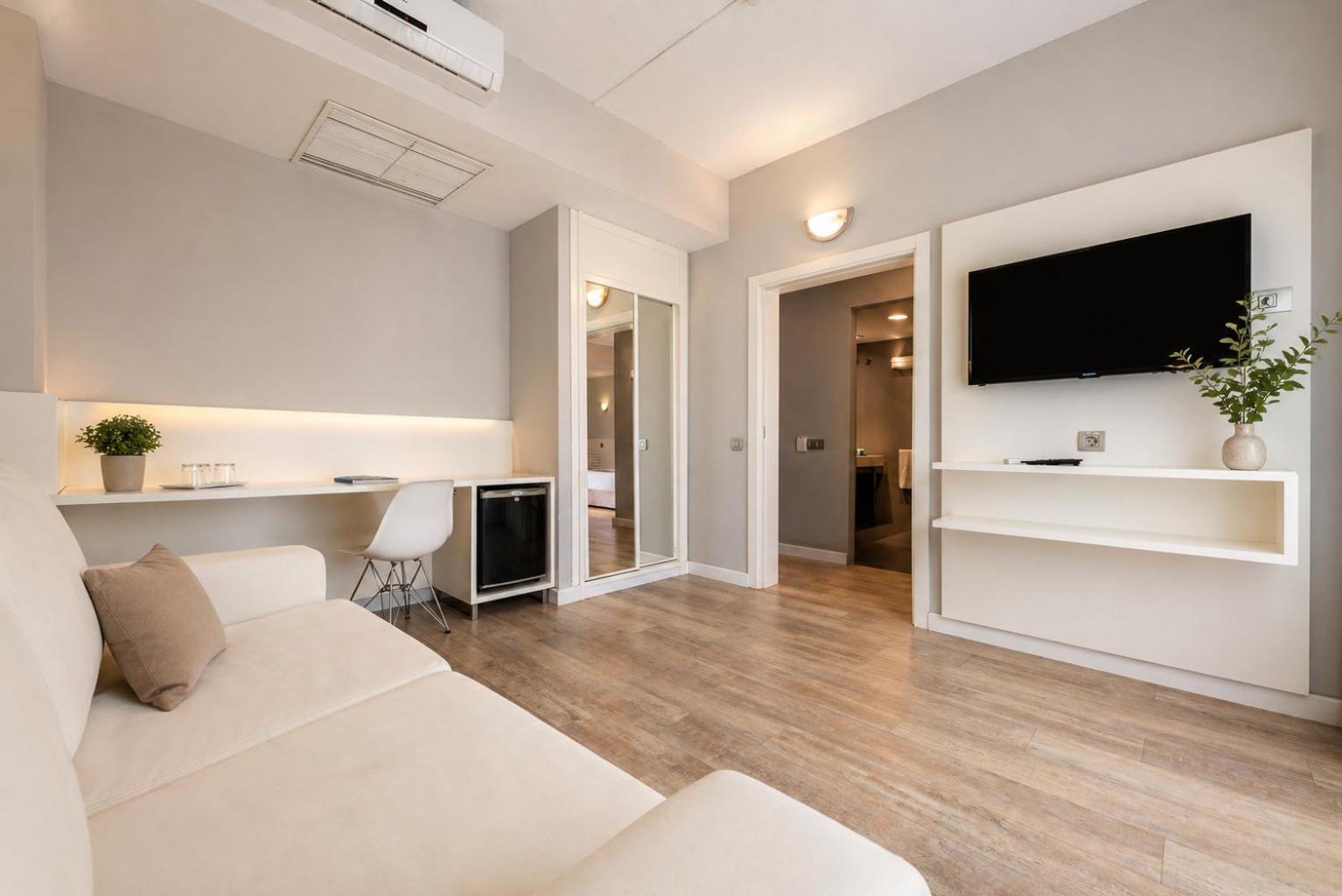 Deluxe Family Room