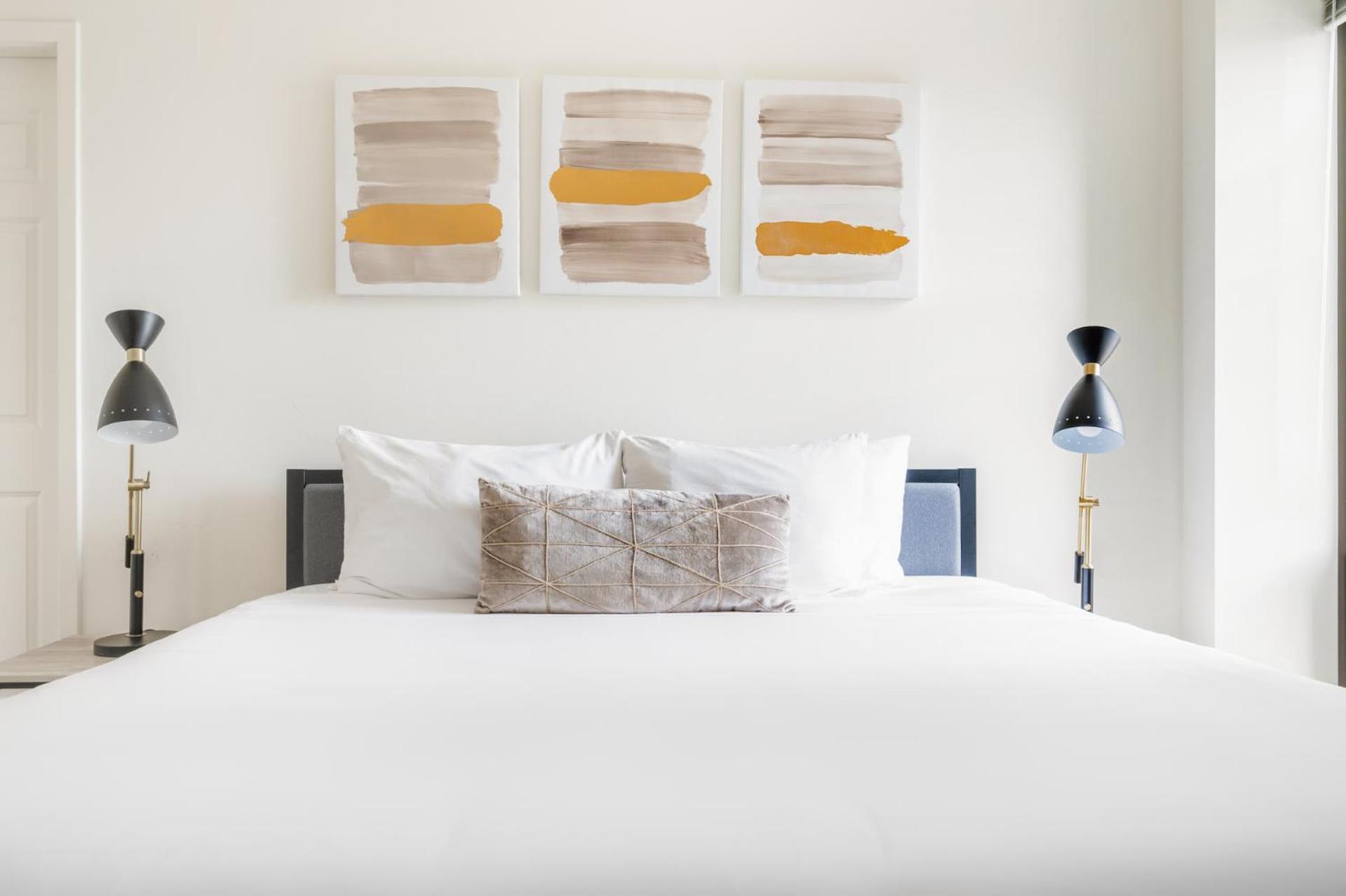 Three-Bedroom Apartment Self Check Virtual Front Desk