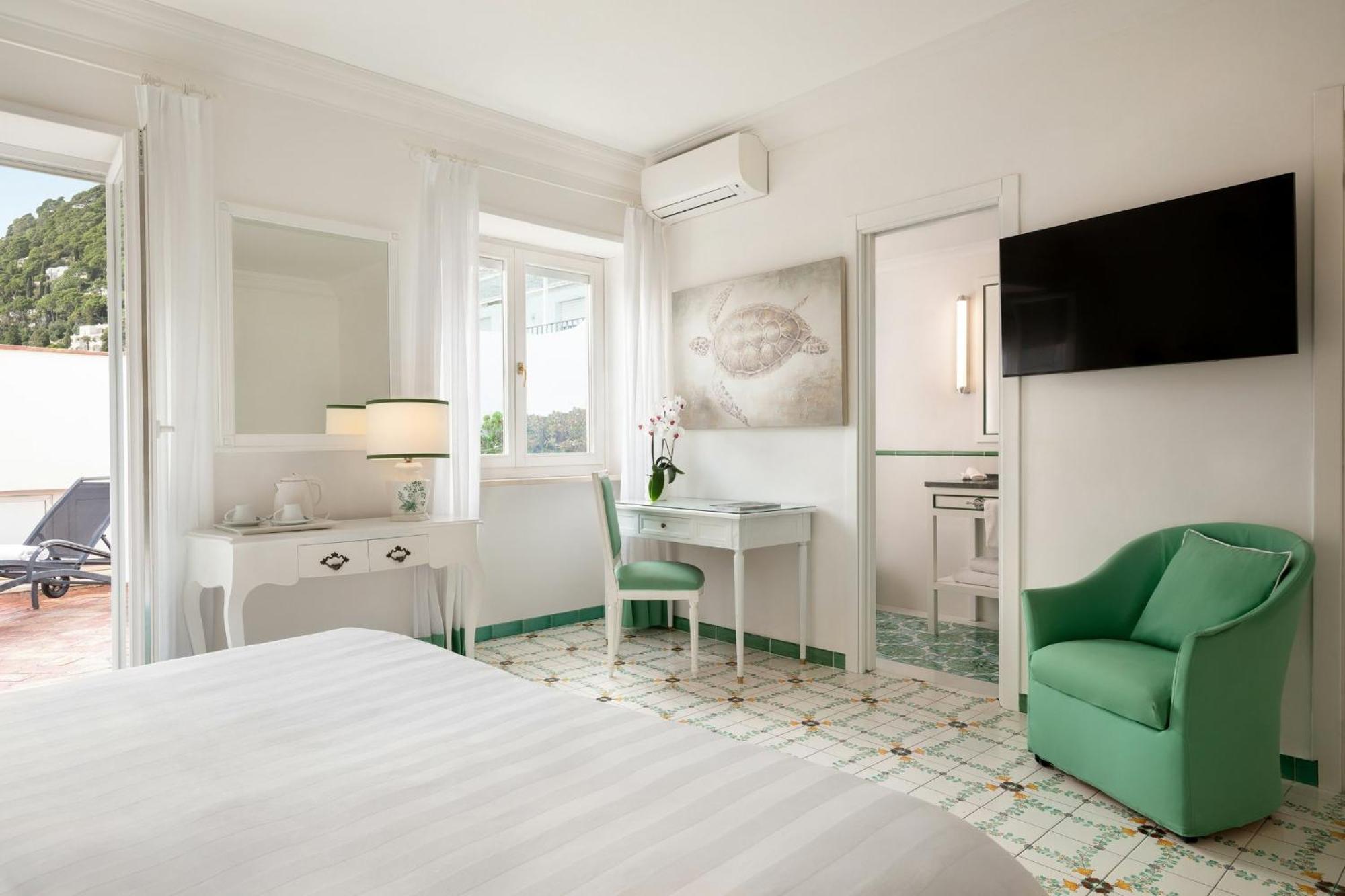 Deluxe Doppelzimmer mit seitlichem Meerblick