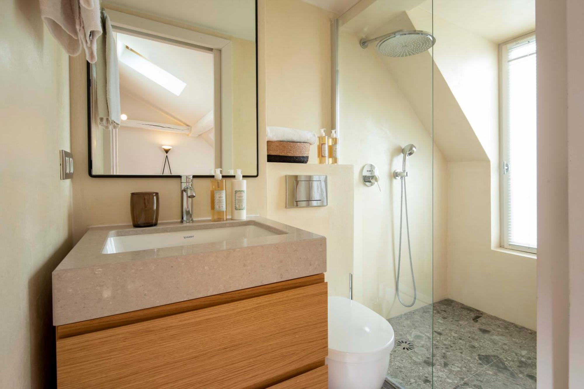 Suite Apartment