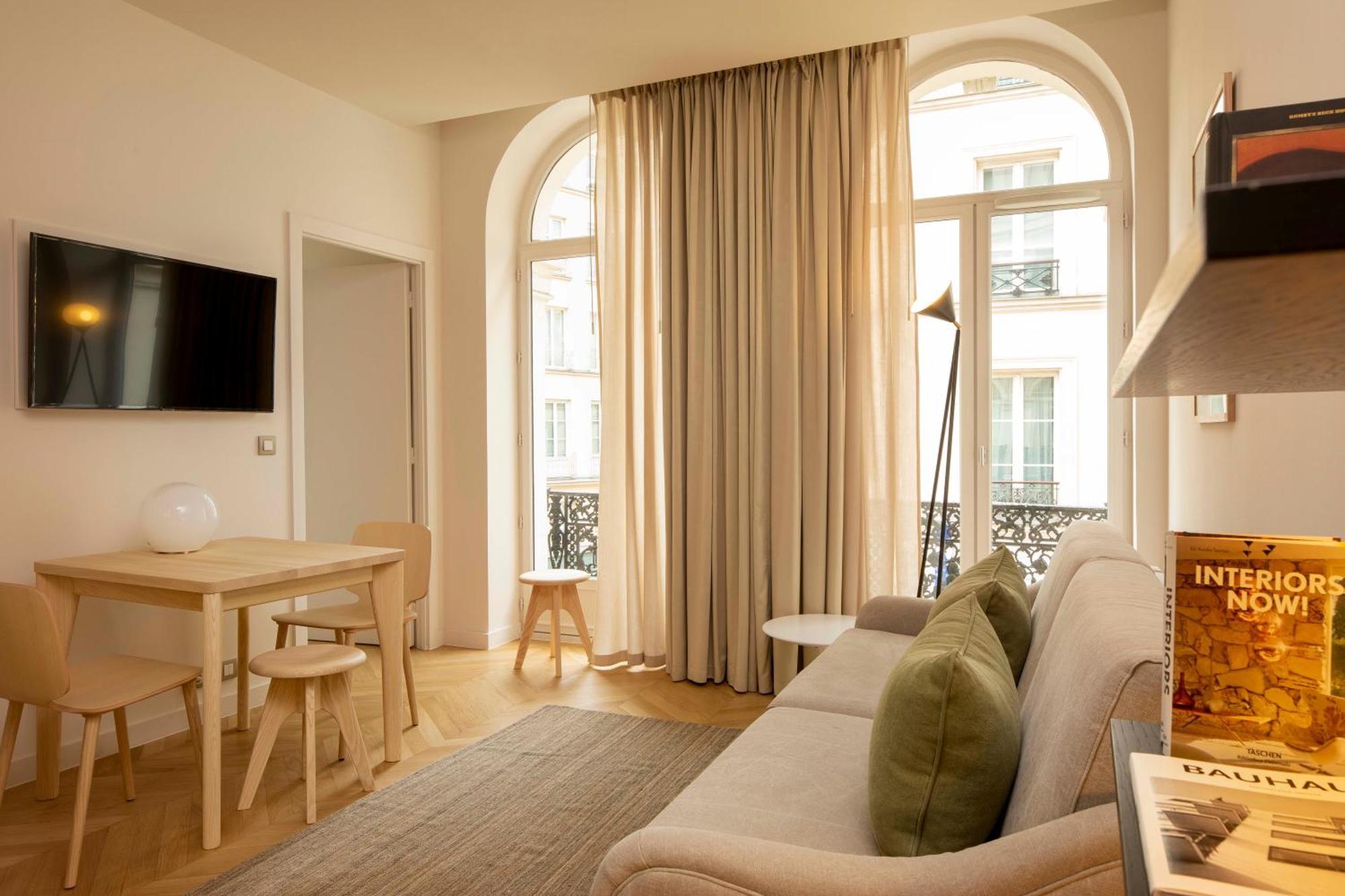 Deluxe Apartment