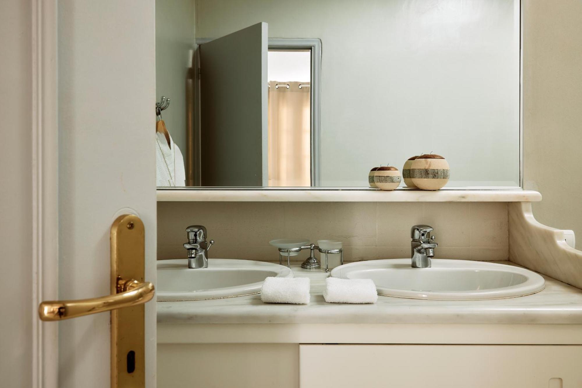 Grand Sea View Suite