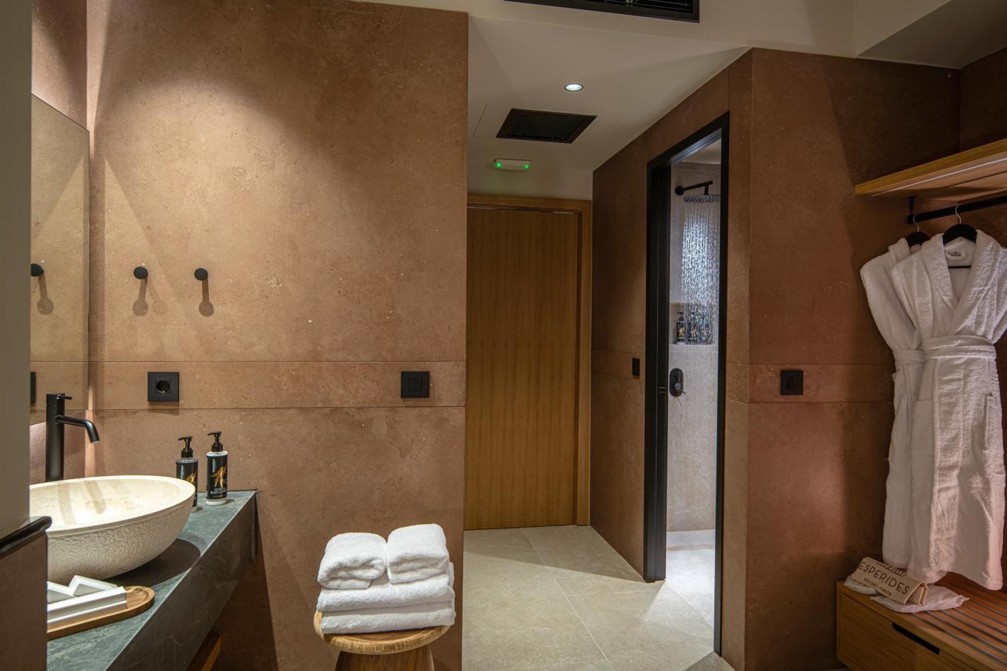 Signature Sea View Relaxation Overflow Heated Tub – Adults Only Complex