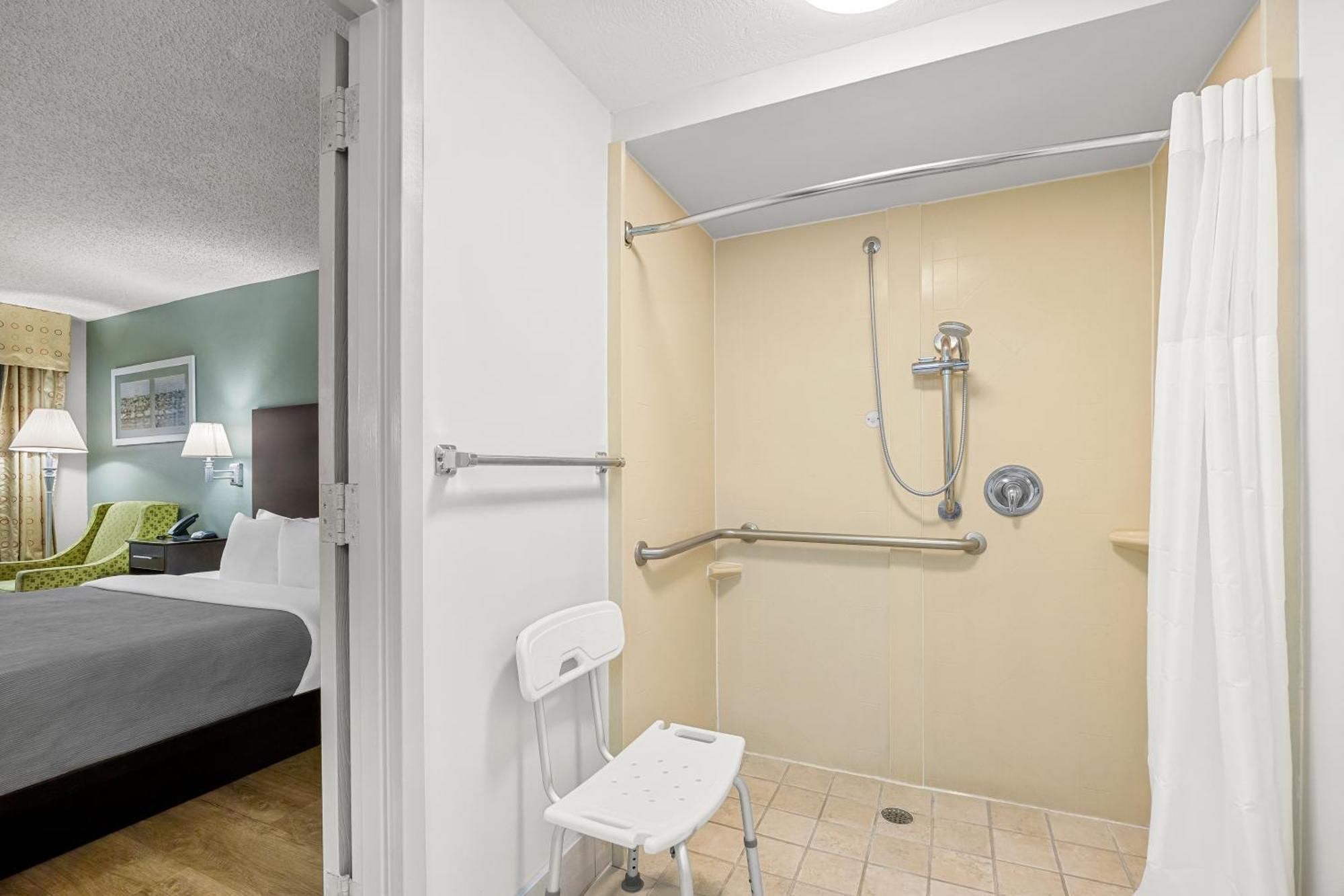 Accessible King Room Non-Smoking
