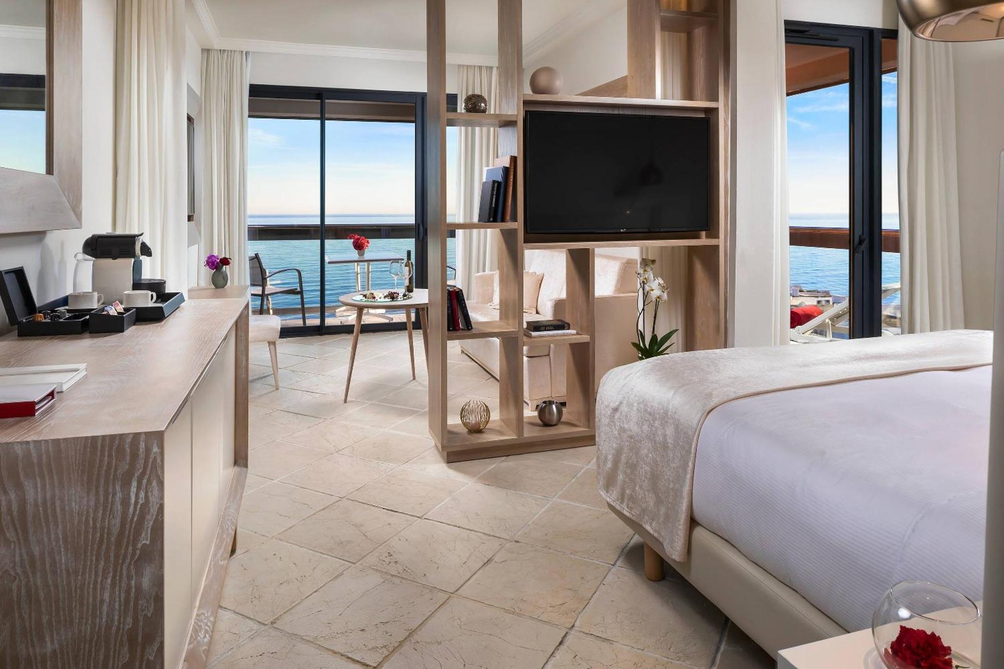Ocean Junior Suite Red Level