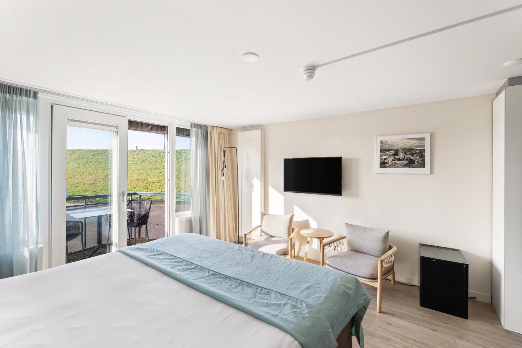 Room balcony frontside