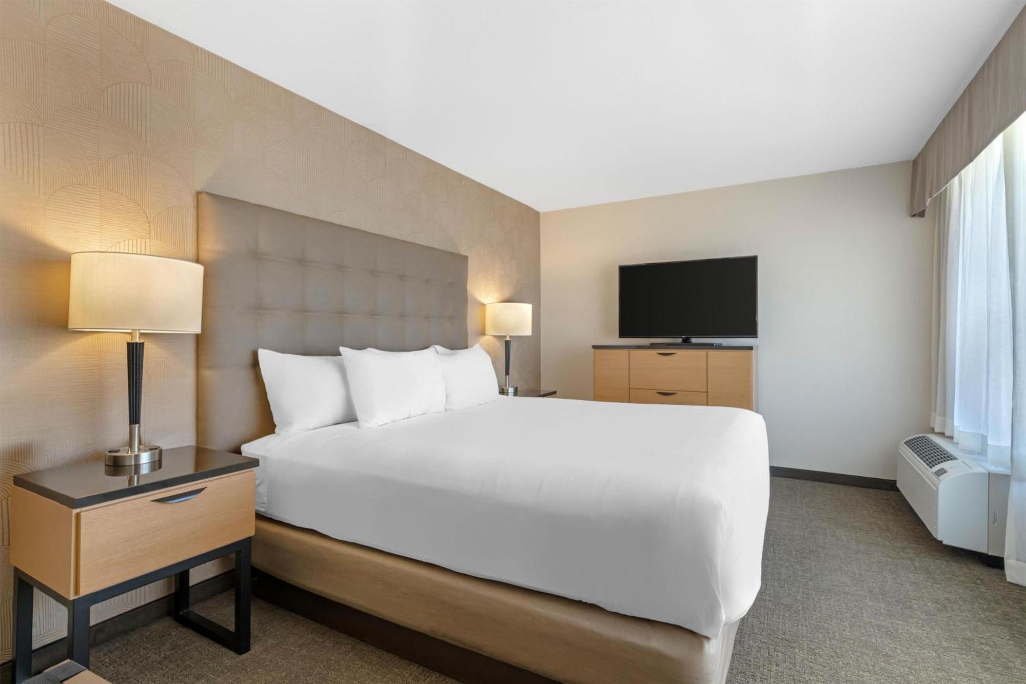 Superior King Suite
