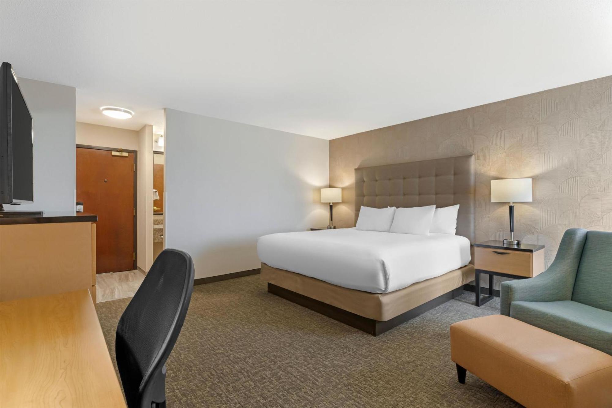 Deluxe King Room