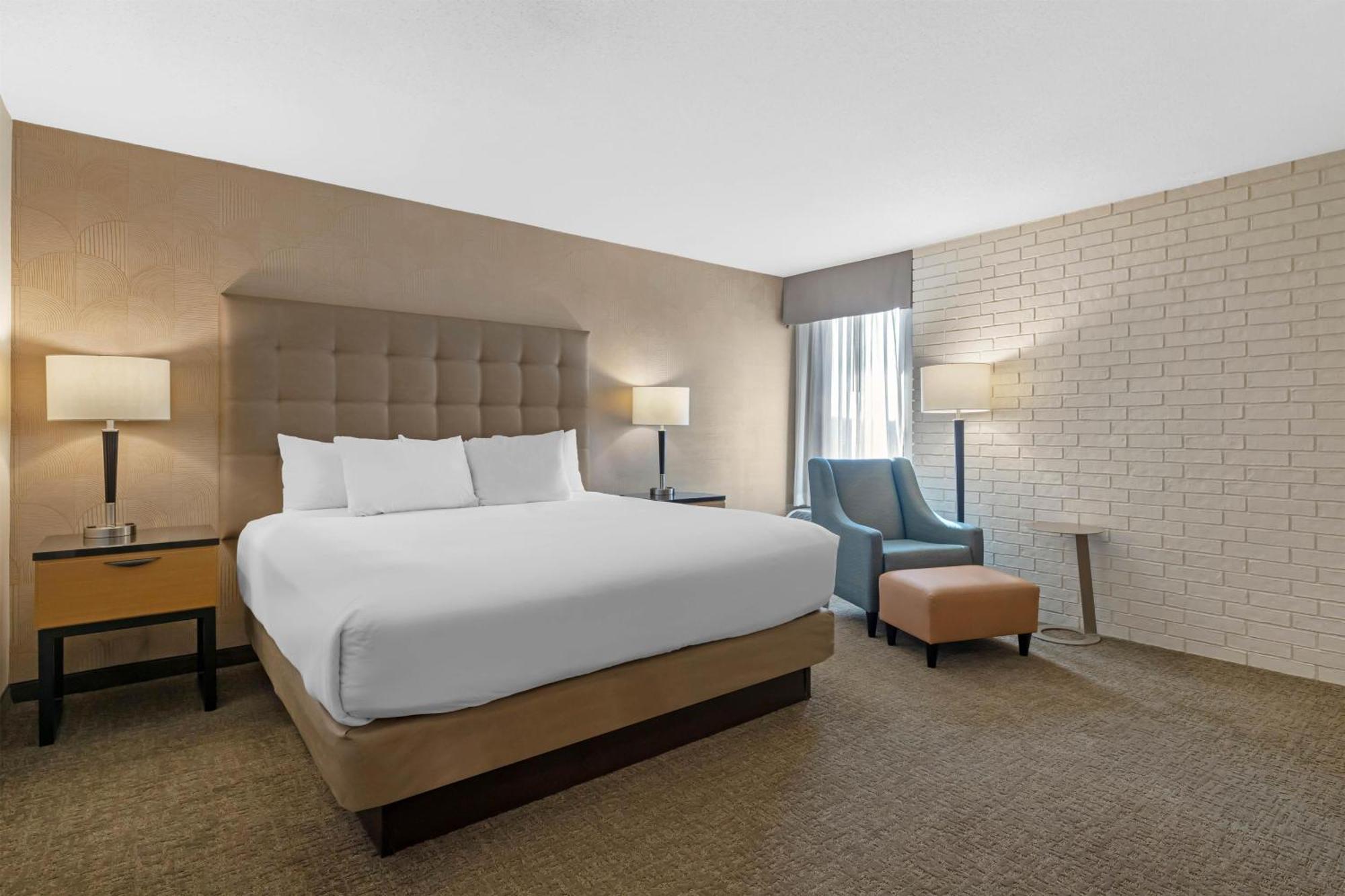 Deluxe King Room