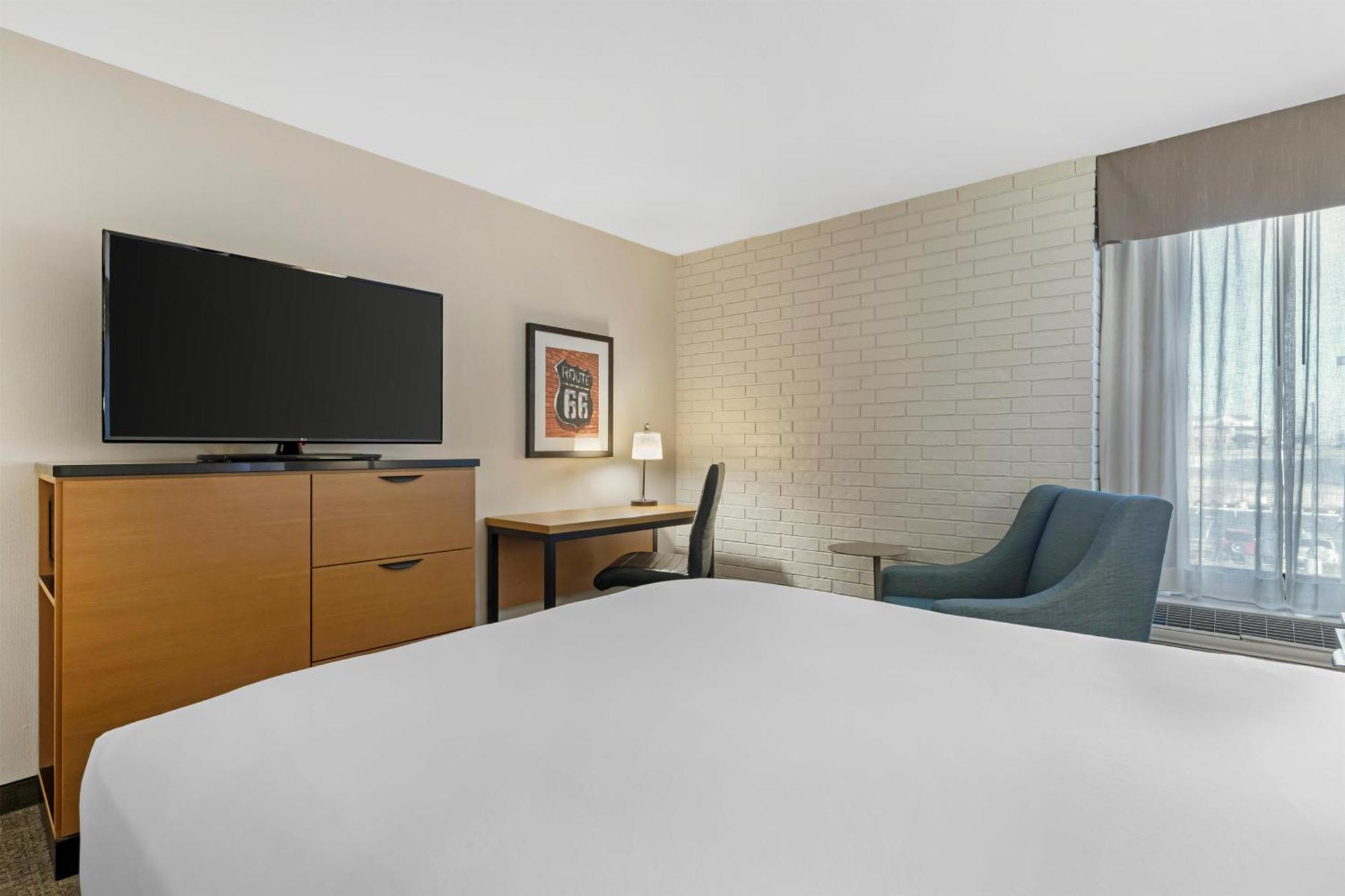 Deluxe Queen Room