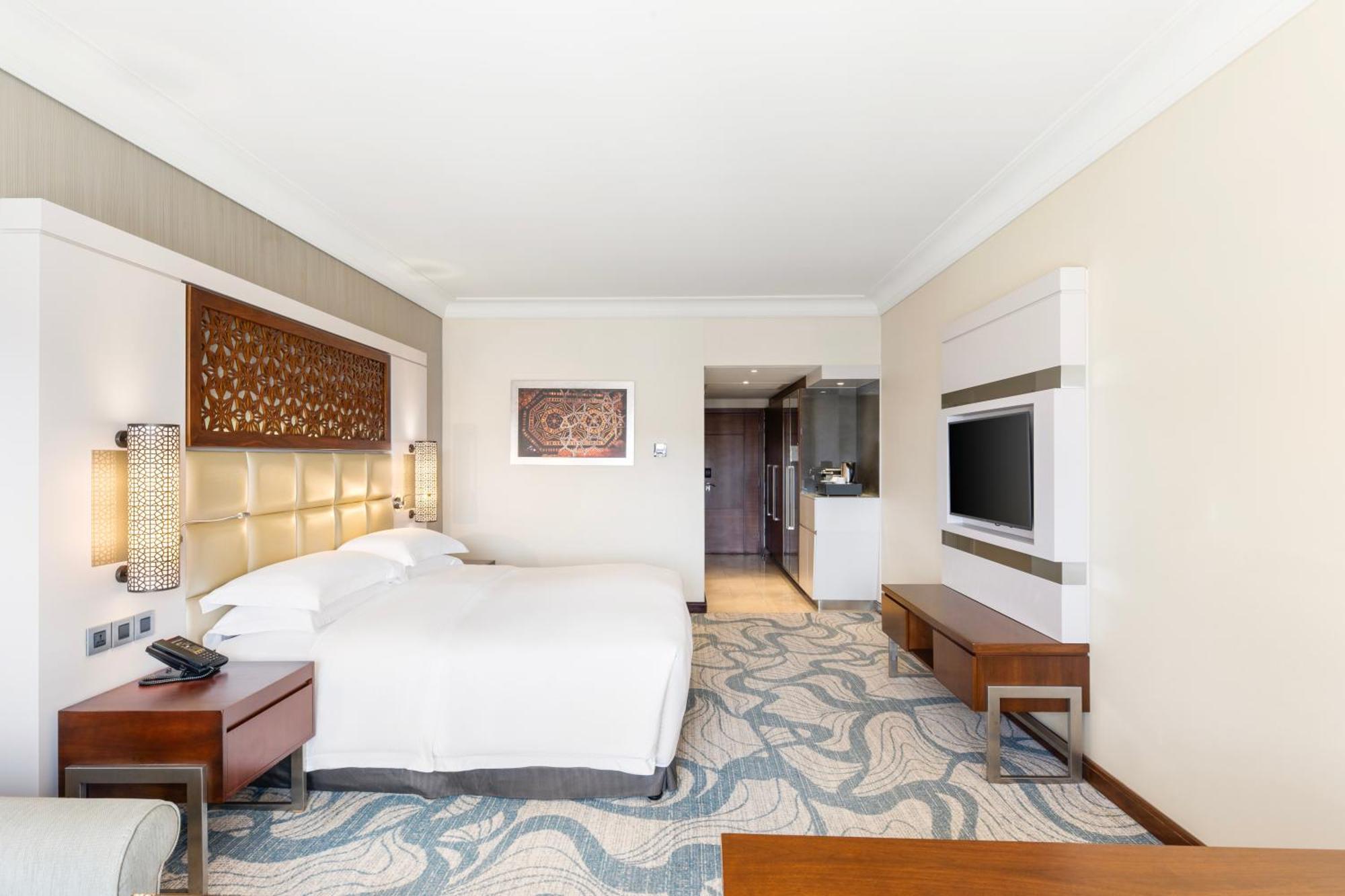 Classic King Room City View