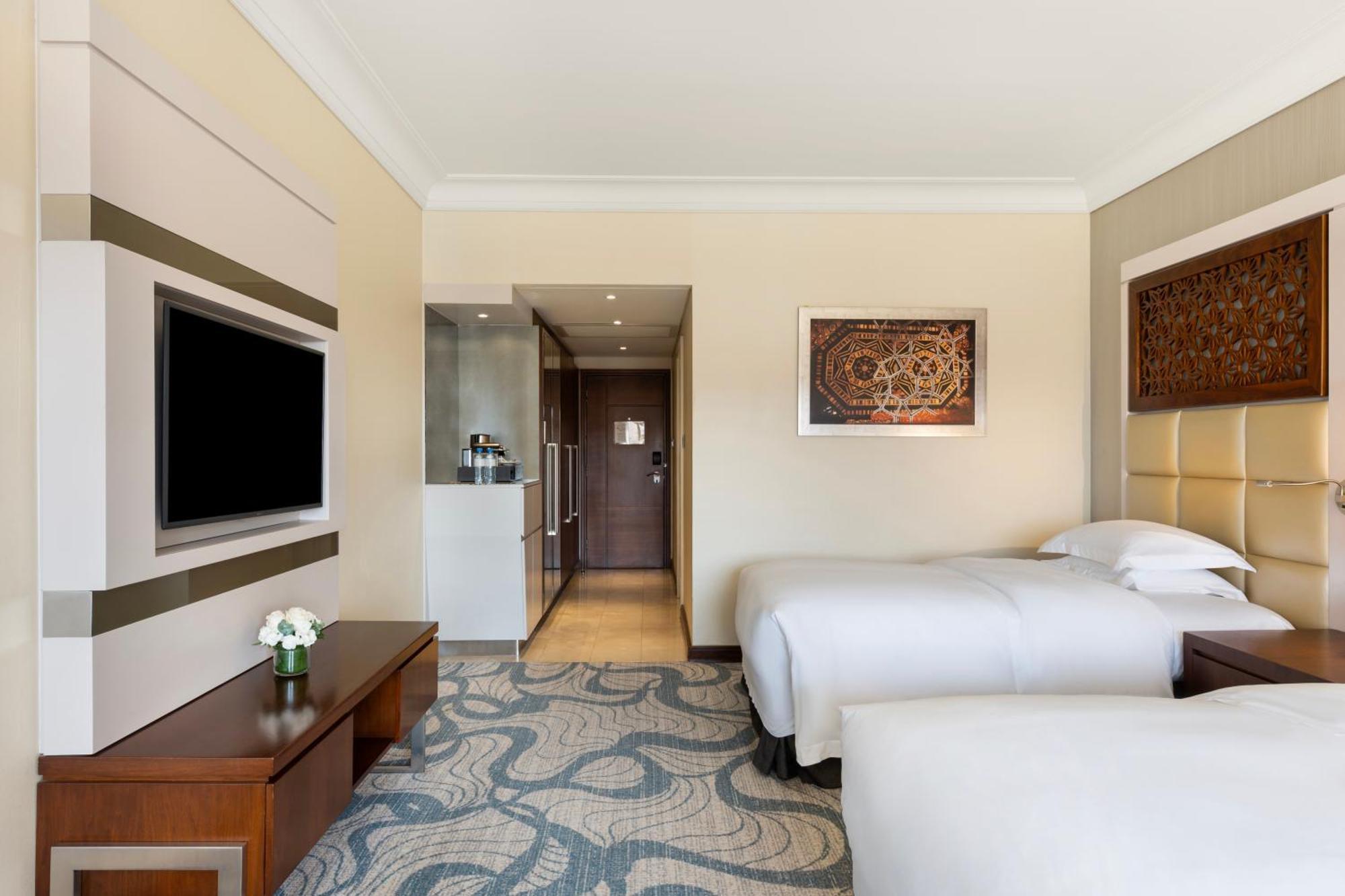 Classic Twin Room City View