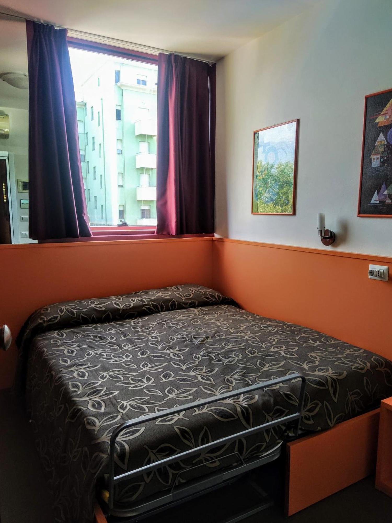 Economy Twin Room