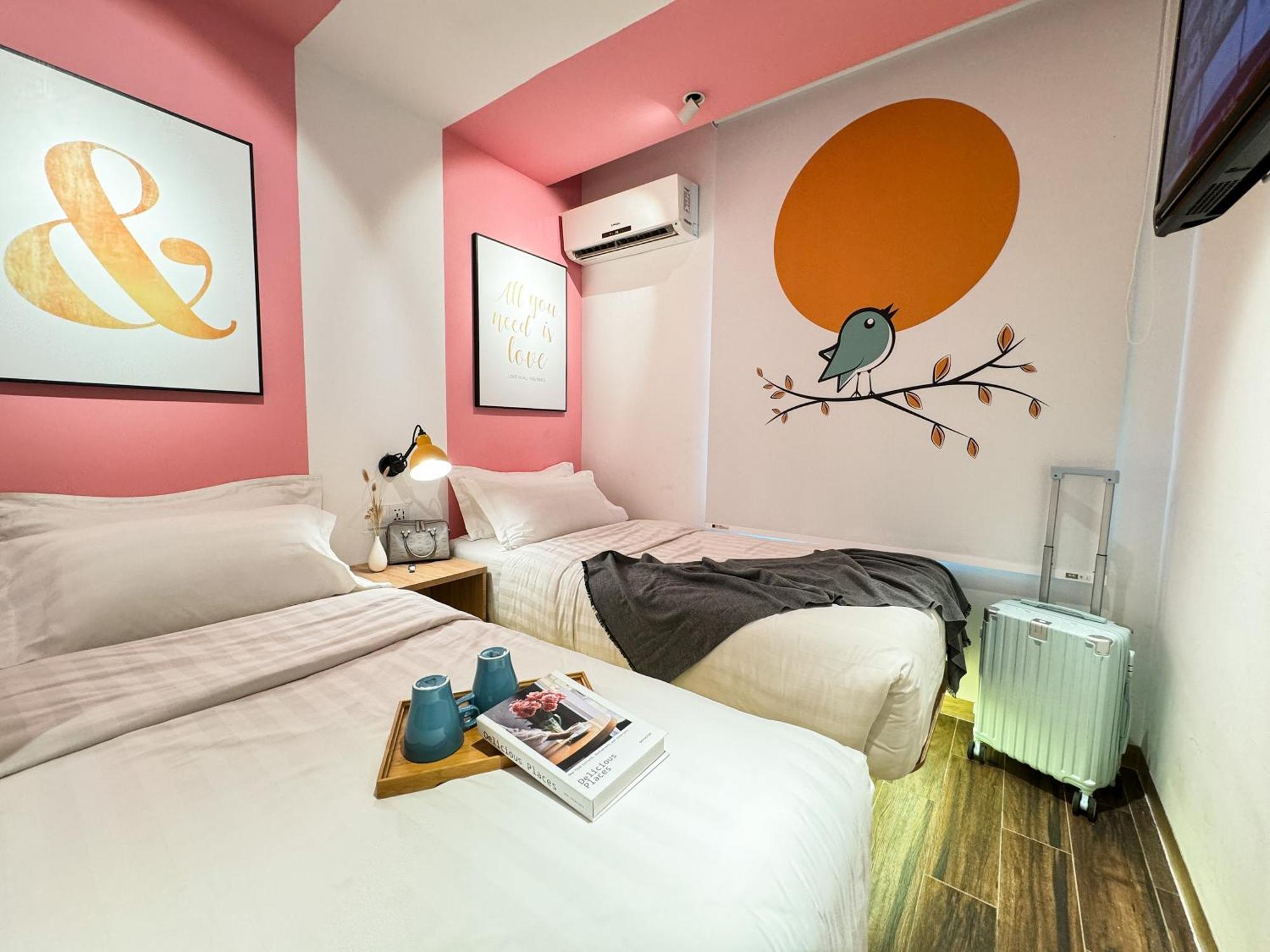 Modern Twin Room