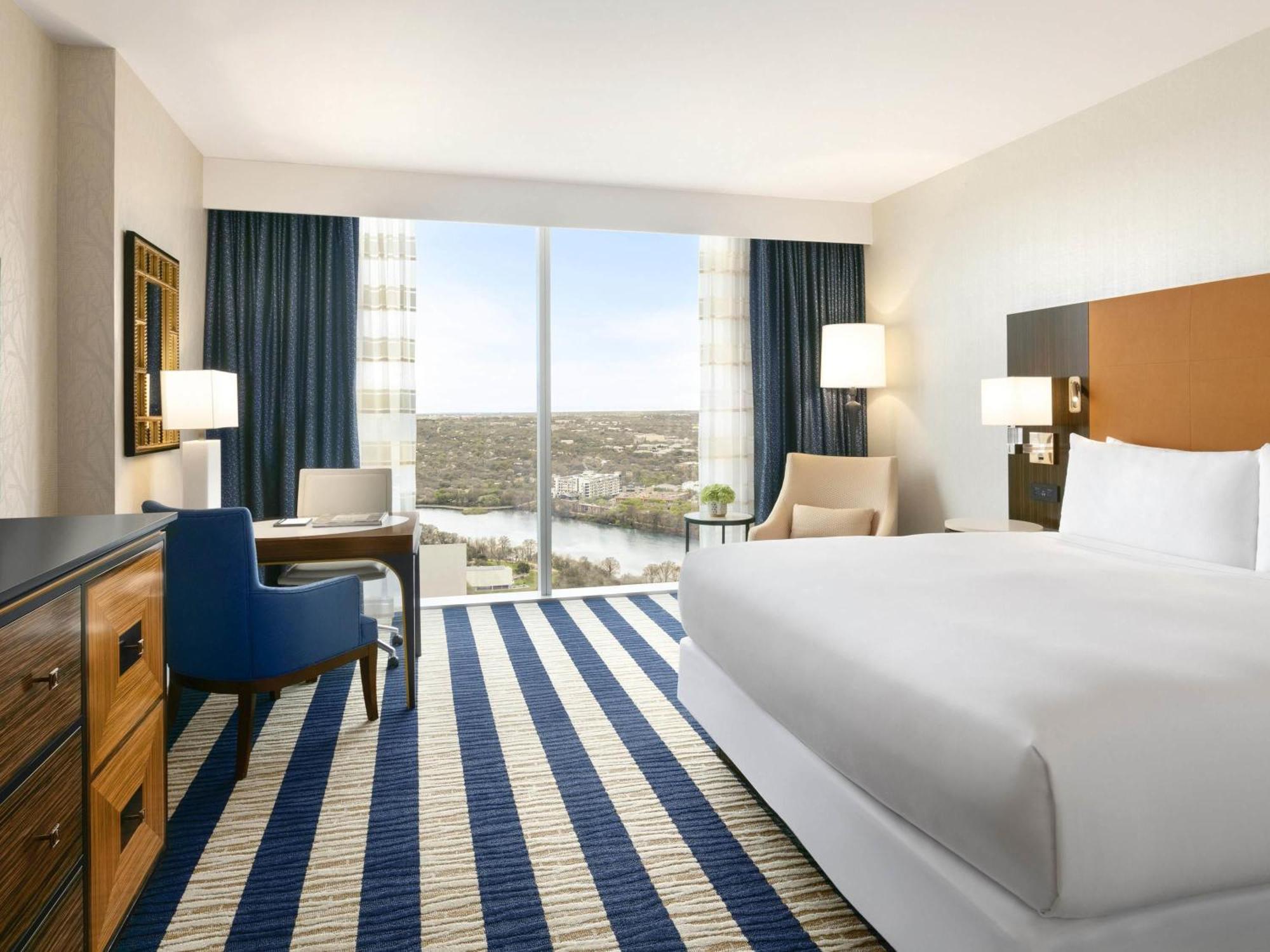 Fairmont King Room Tub Grab Bars Mobility Accessible
