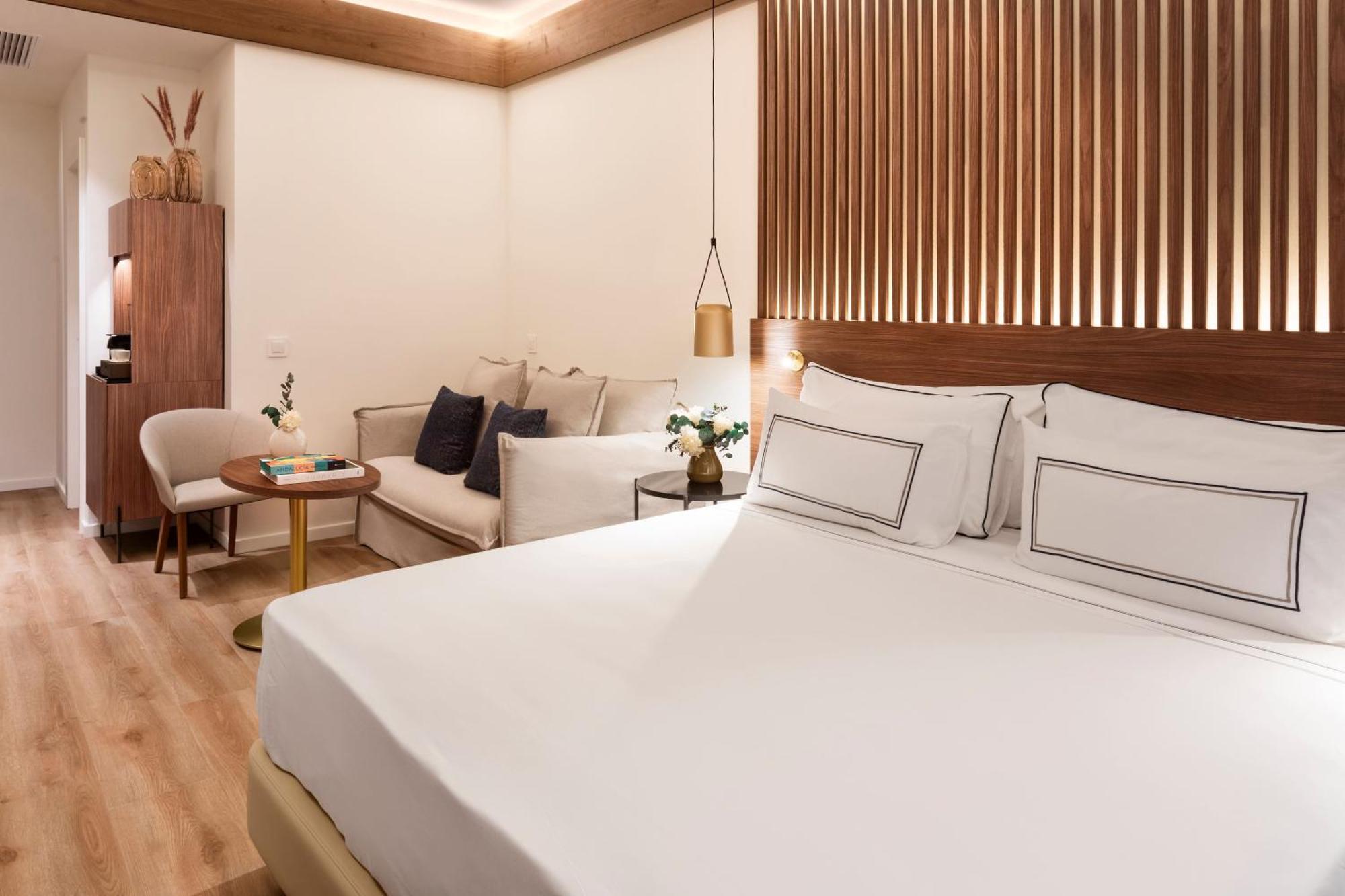 The Level Premium Room