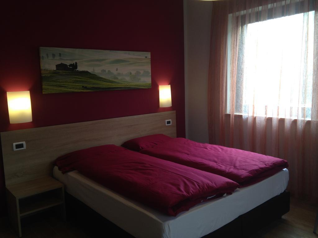 Camera Quadrupla Classic