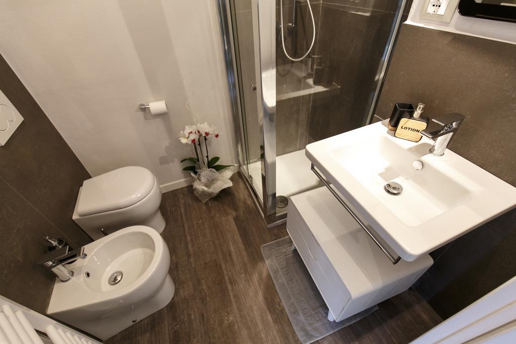 Double Room Private Bathroom,216235937:JPEG