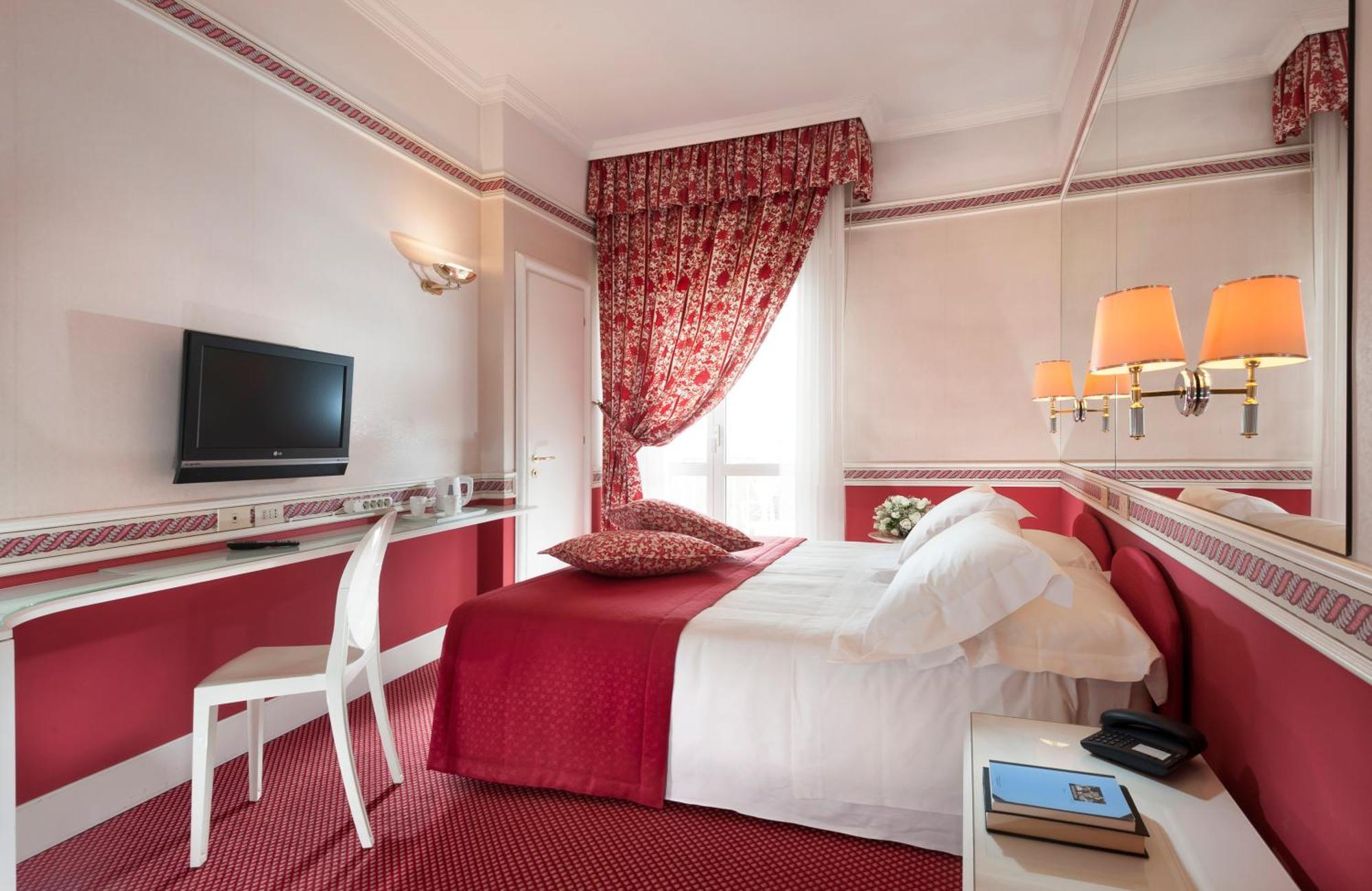 Classic Double or Twin Room Balcony